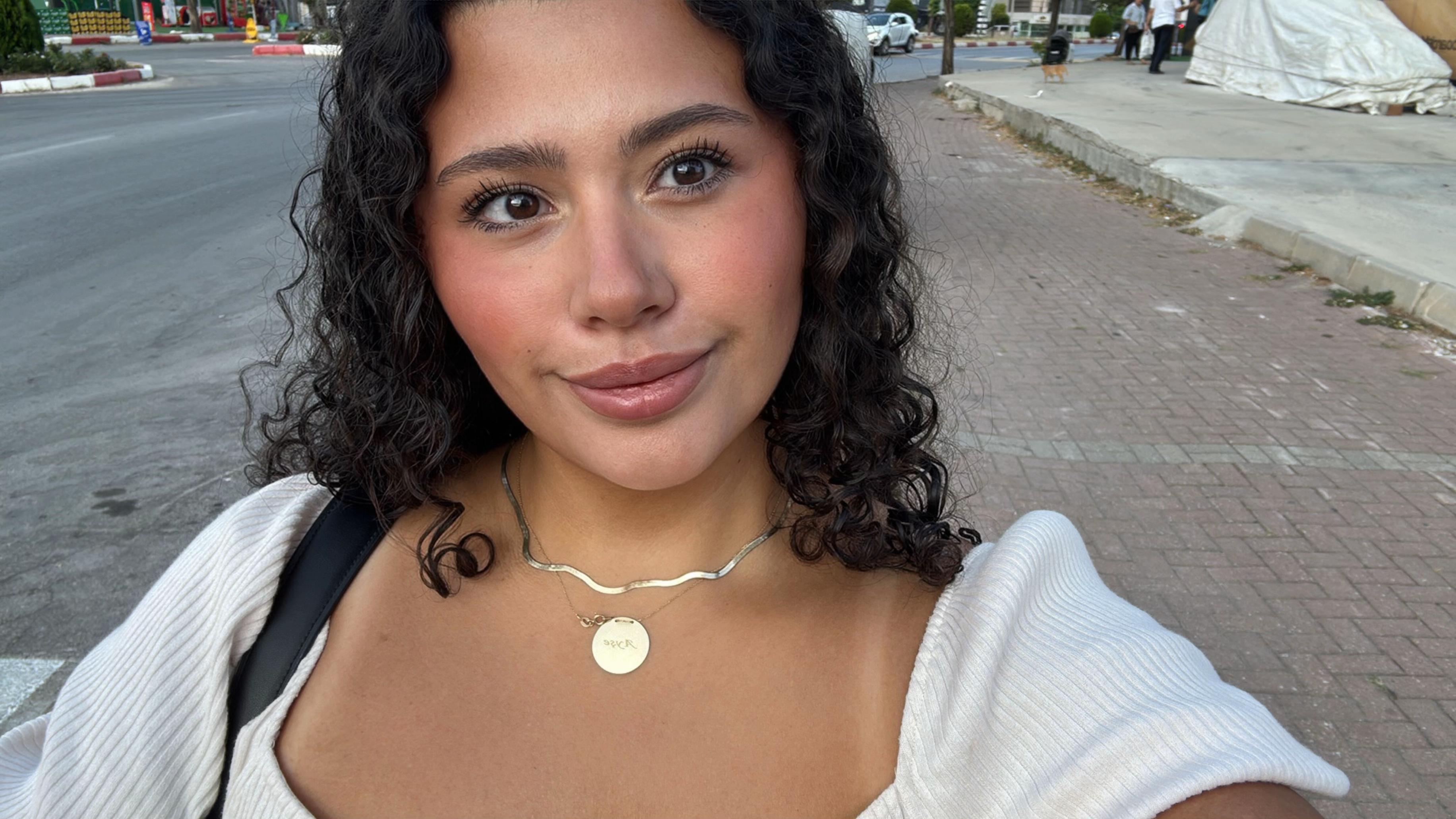 @Ay🌙