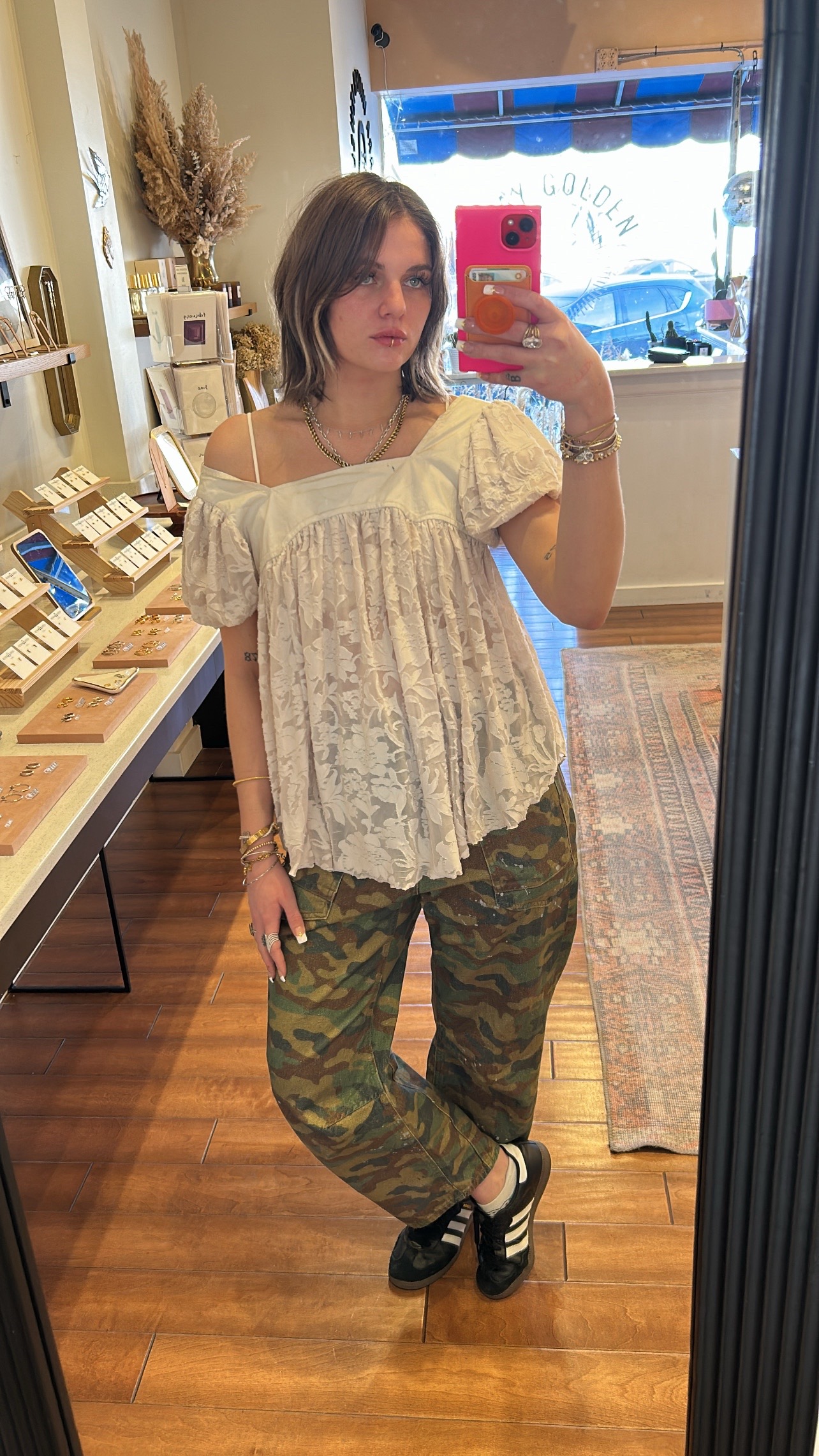 @😳