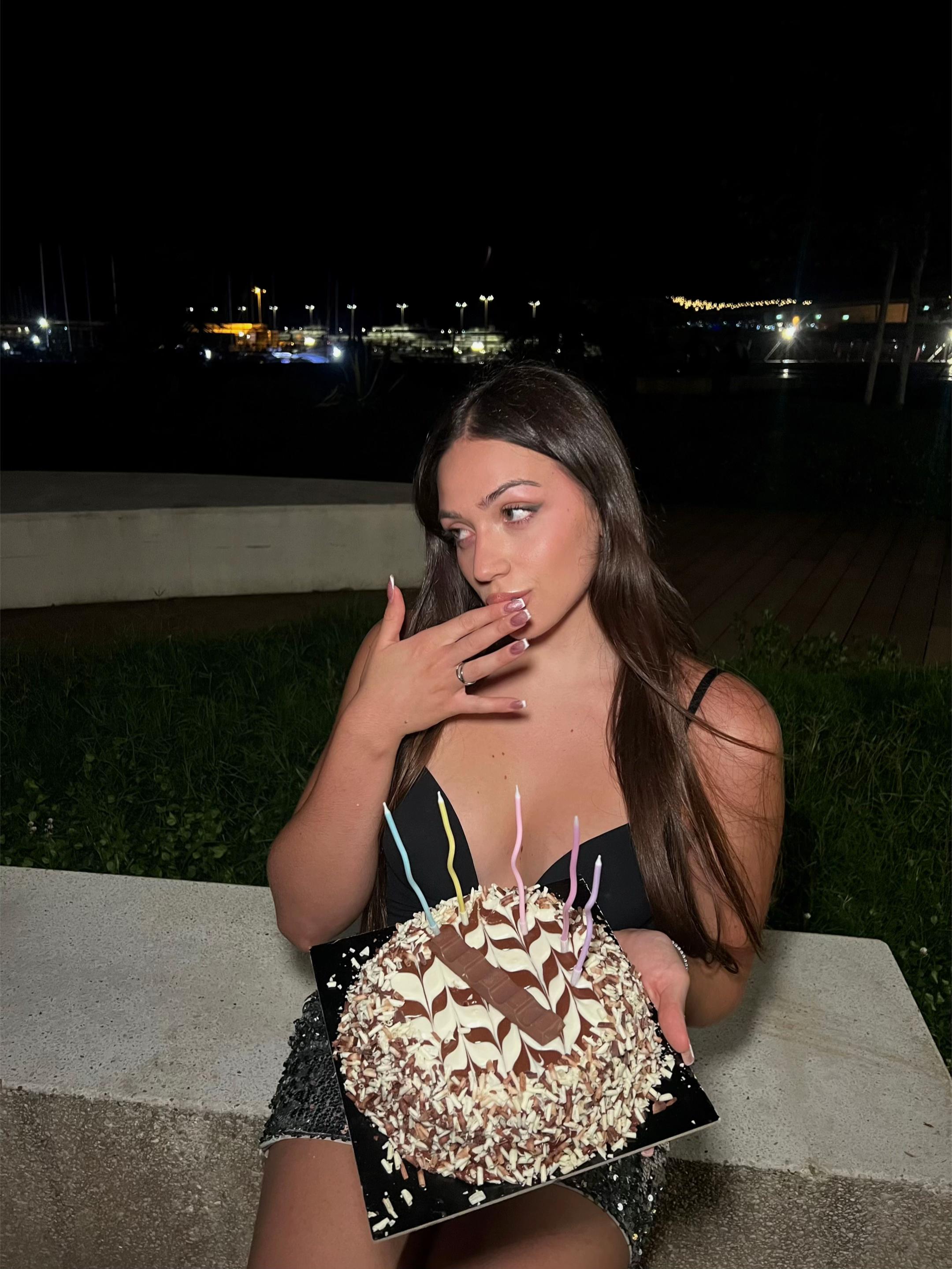 @Laura Sabia🫦