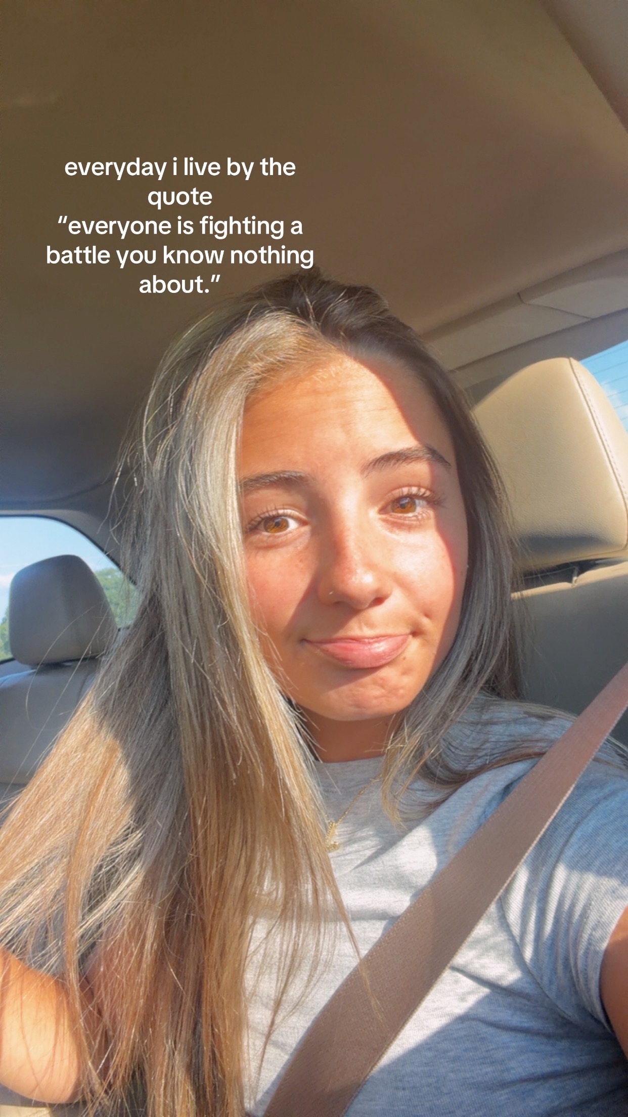 @👩🏽&zwj;🦯👩🏽&zwj;🦯&zwj;➡️