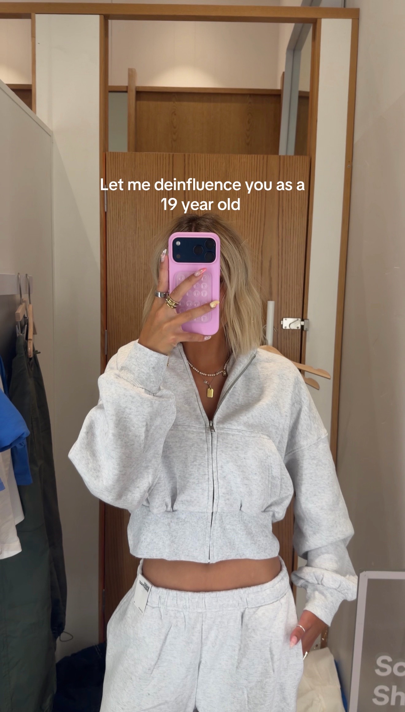 @MAISEY RAY