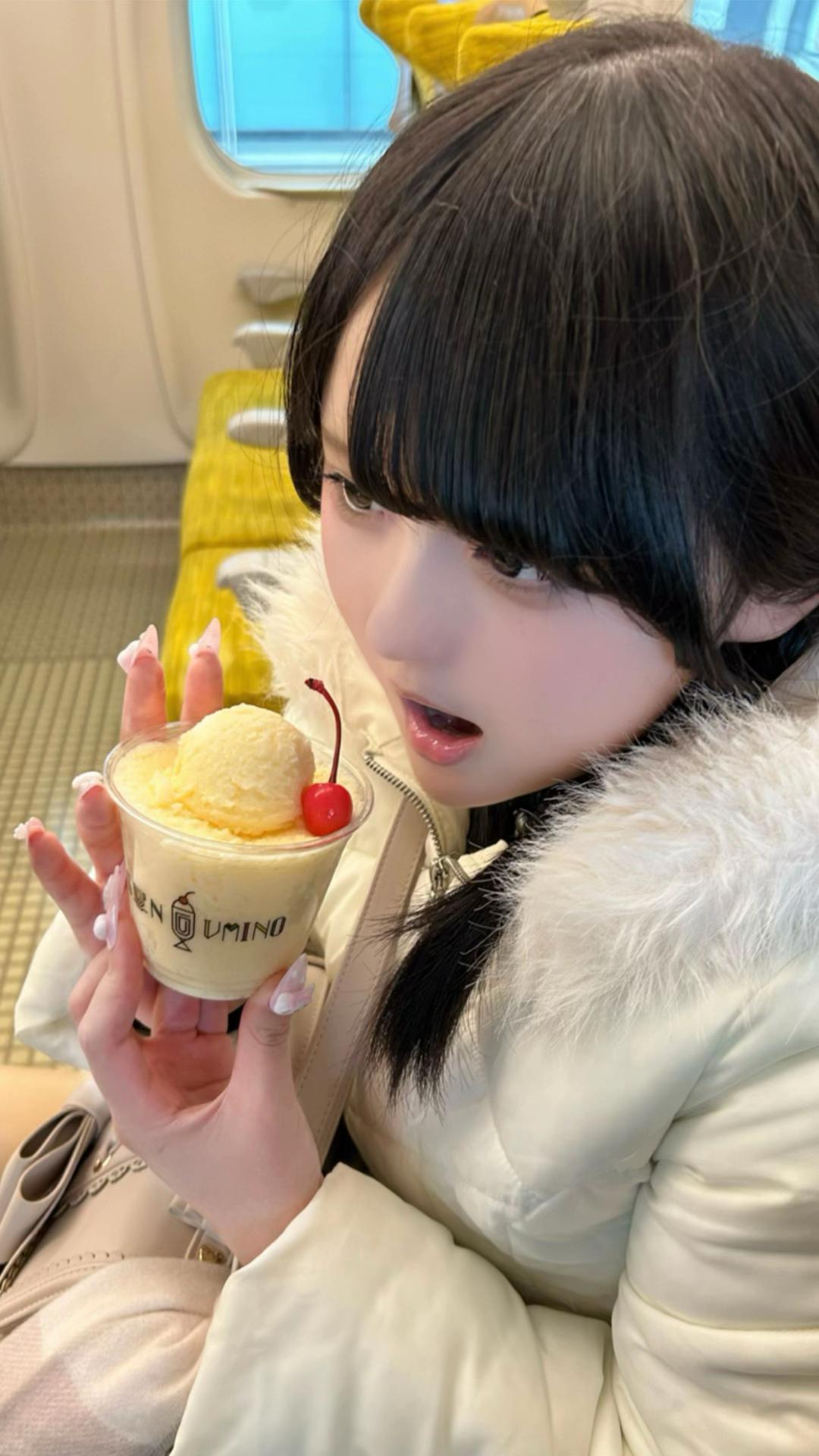 @もにもに