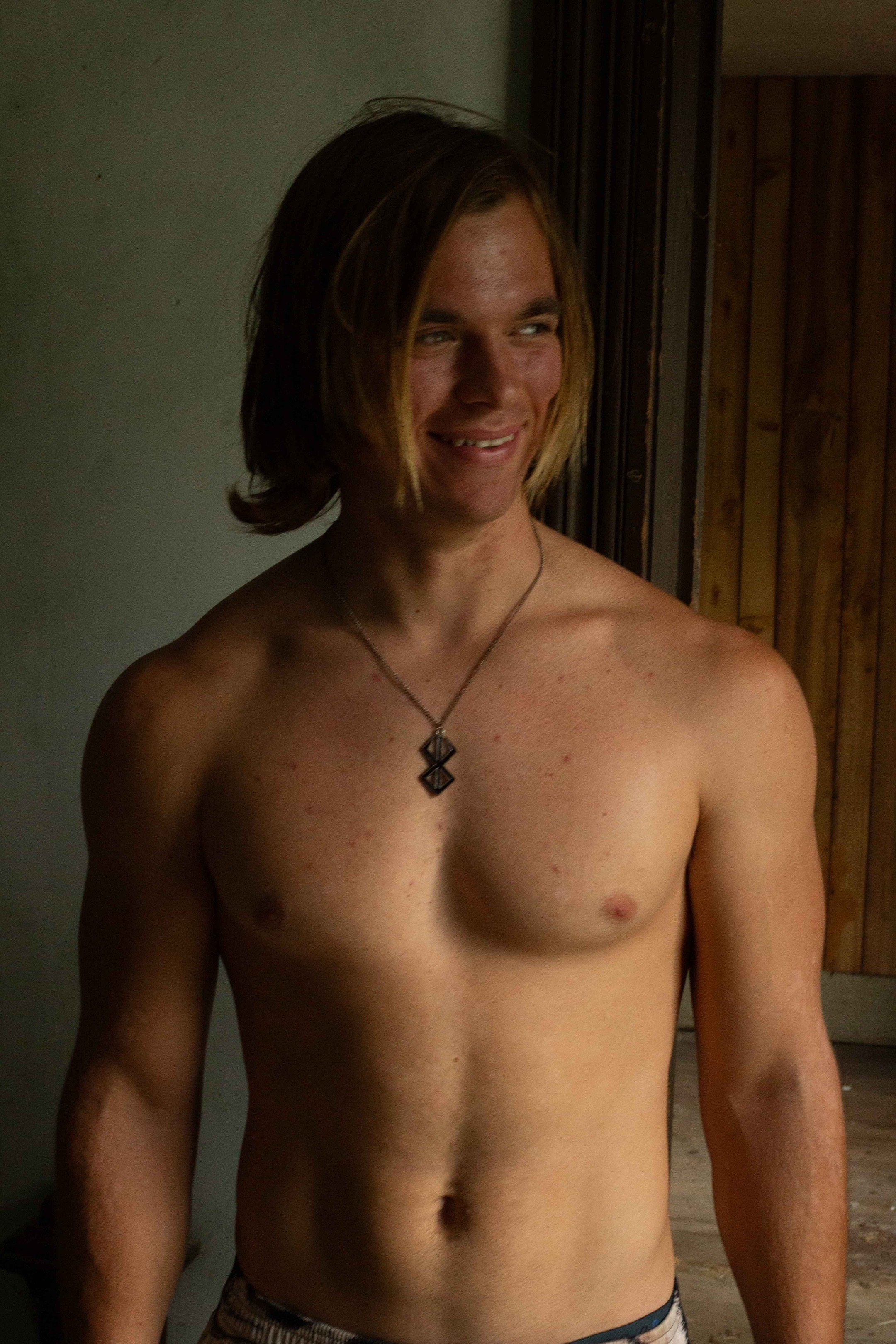 @Timothy20twink_