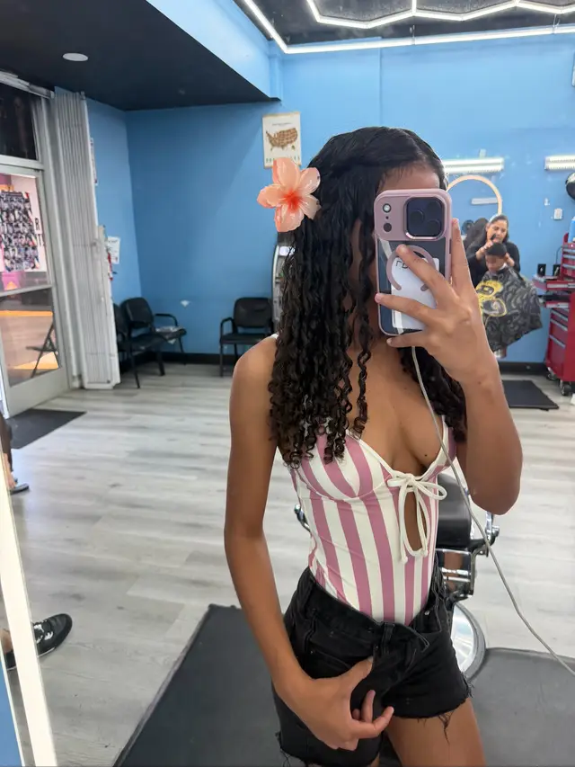 @🧚🏻&zwj;♂️:Andrea:🧚🏻&zwj;♂️