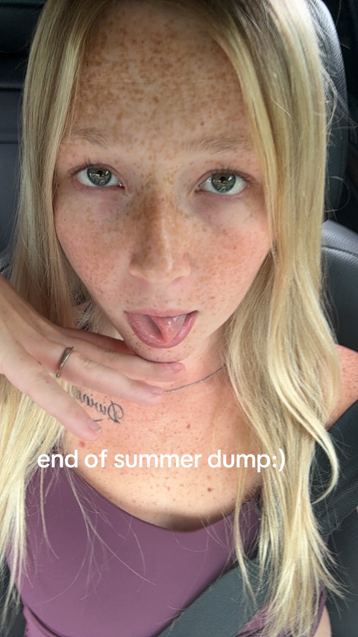 @😉
