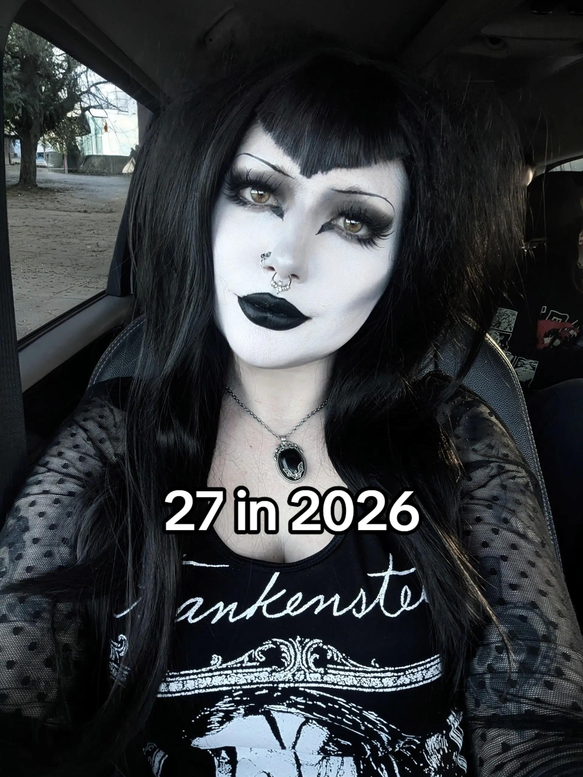 @♱ 𝐫𝐞𝐧 ♱ | ɪɢ: ᴠᴀᴍᴘʀᴇɴ_
