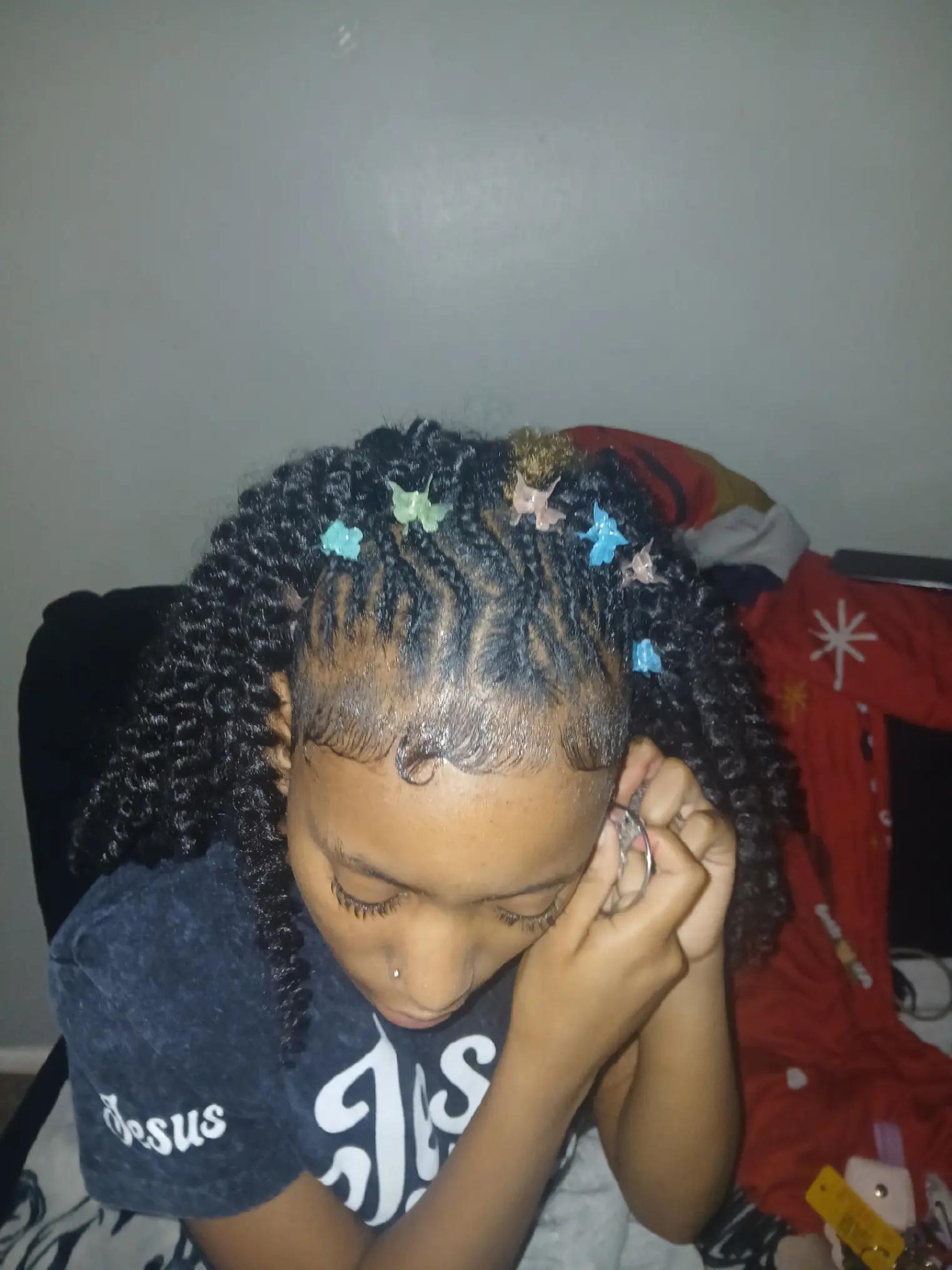 @(THE PRETTY PLUG ) UNEEK