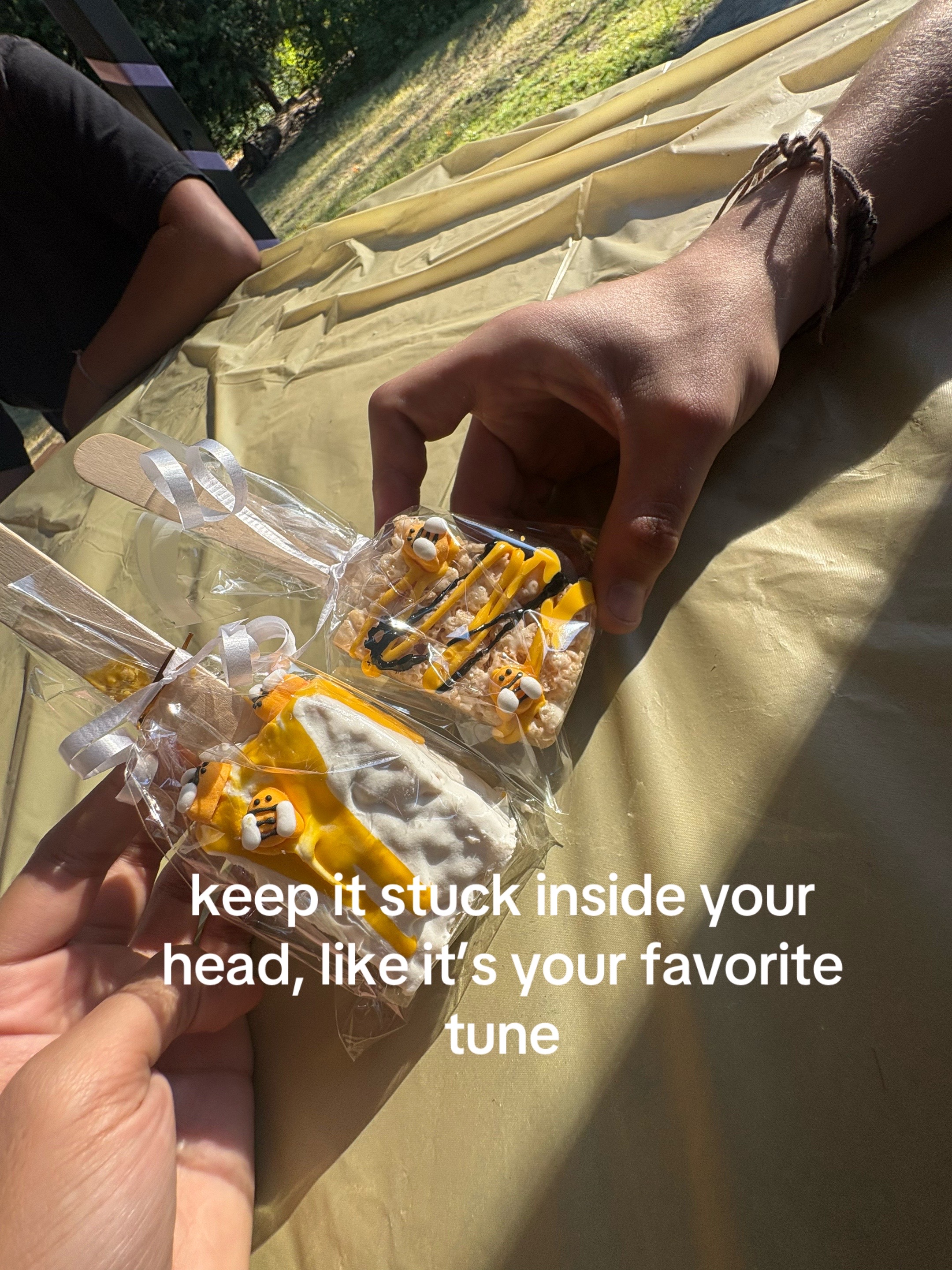 @glitternviolencee