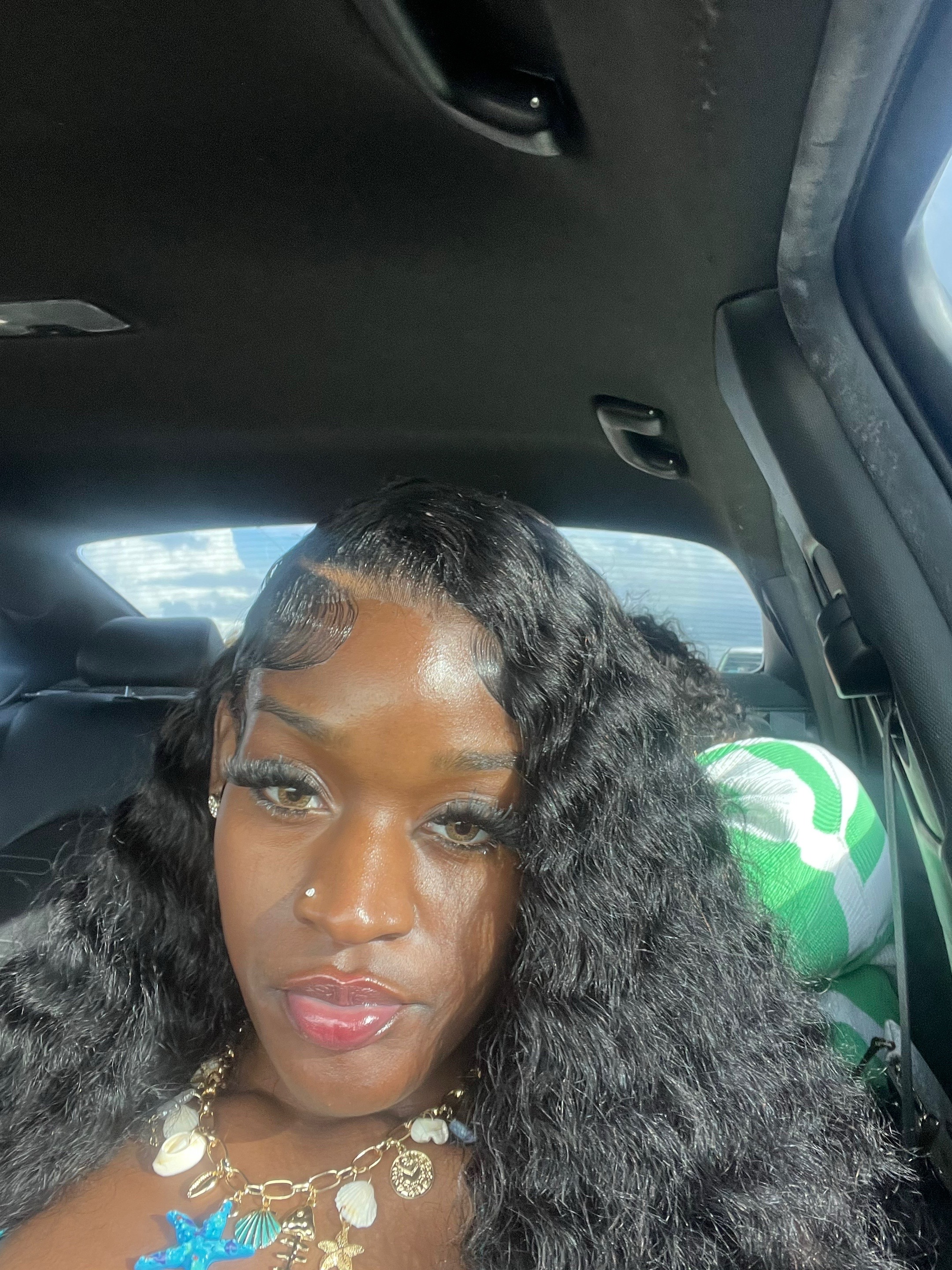 @i love pretty girls 🫦.