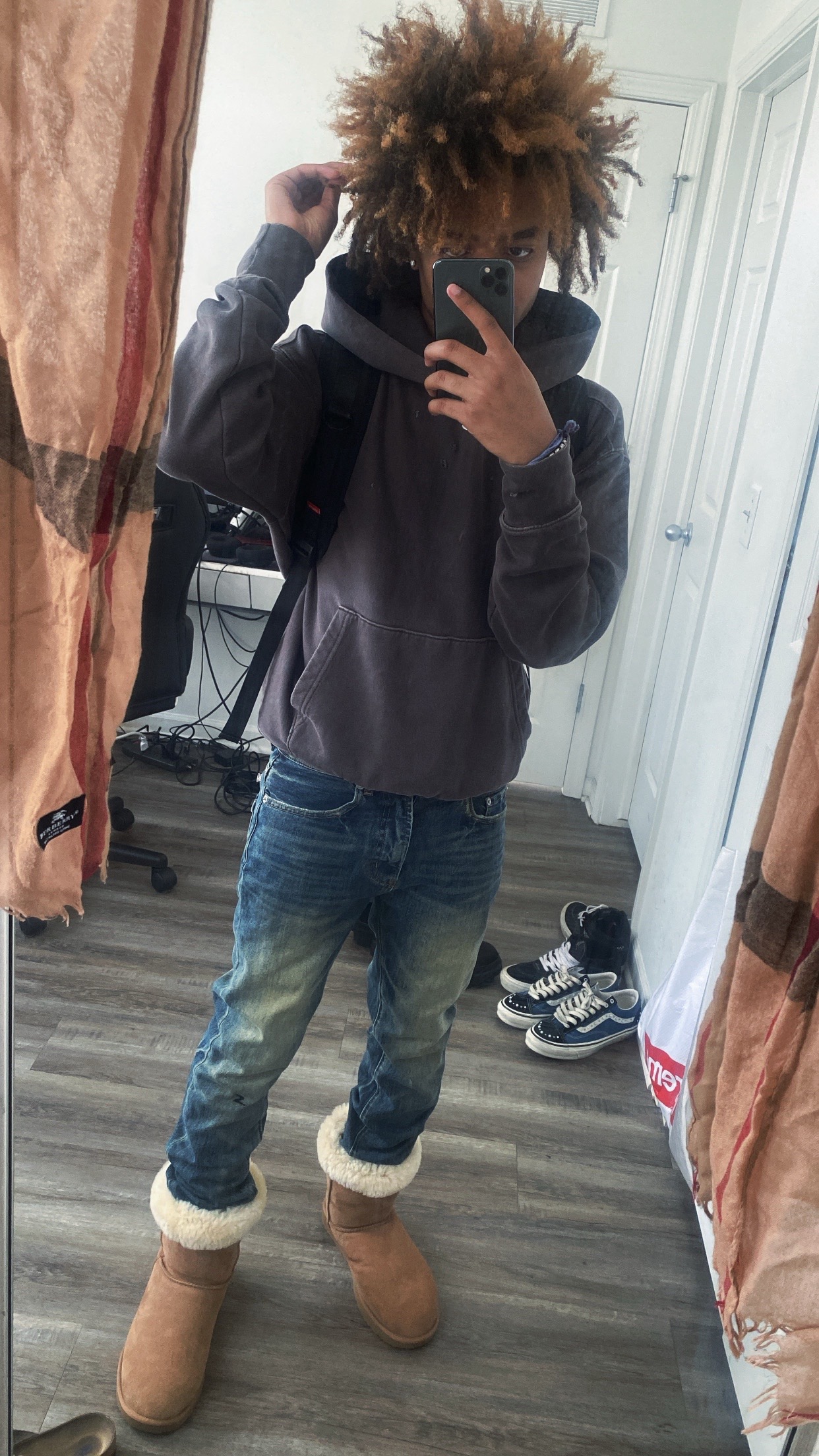 @￶