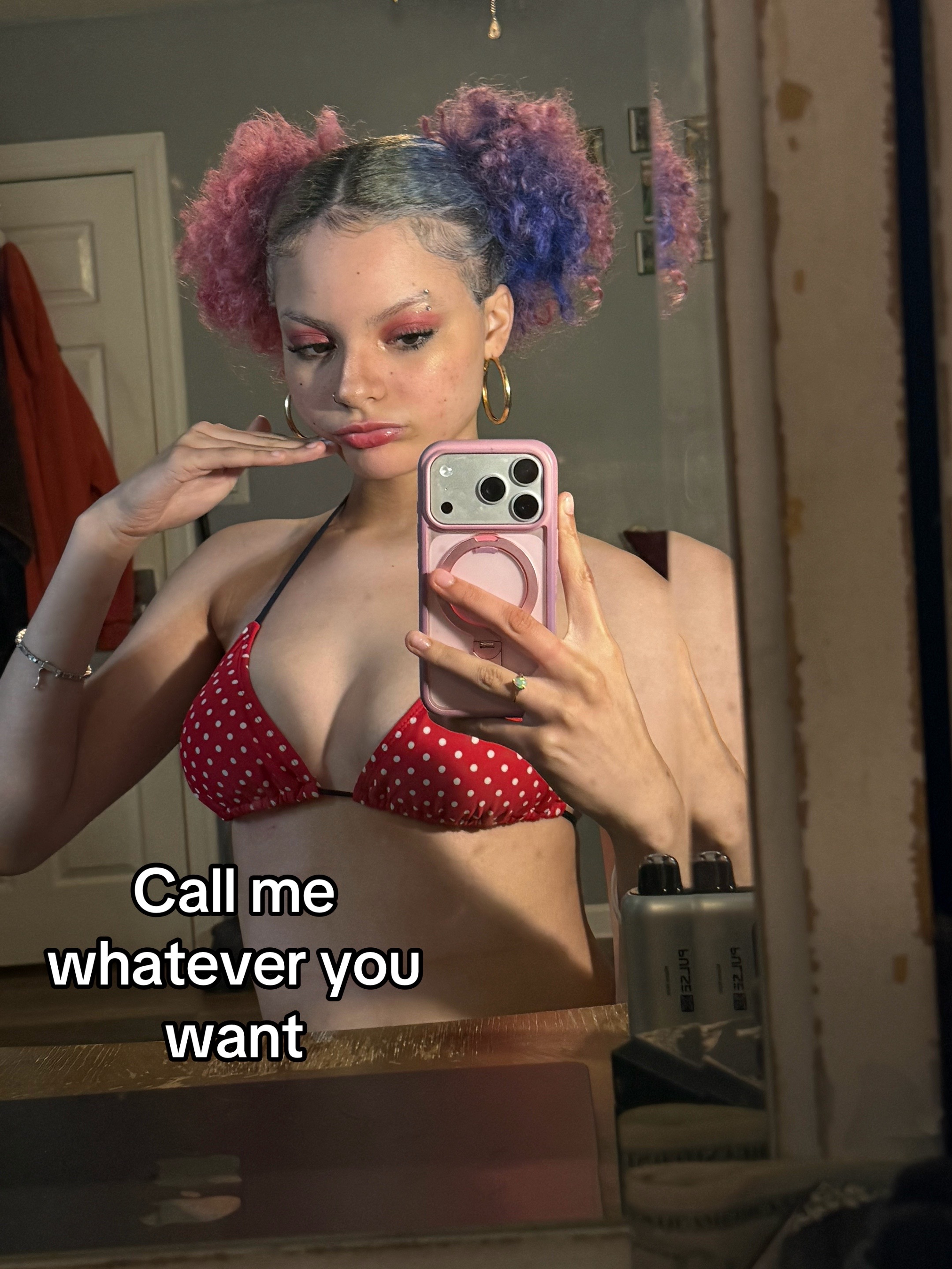 @🥳
