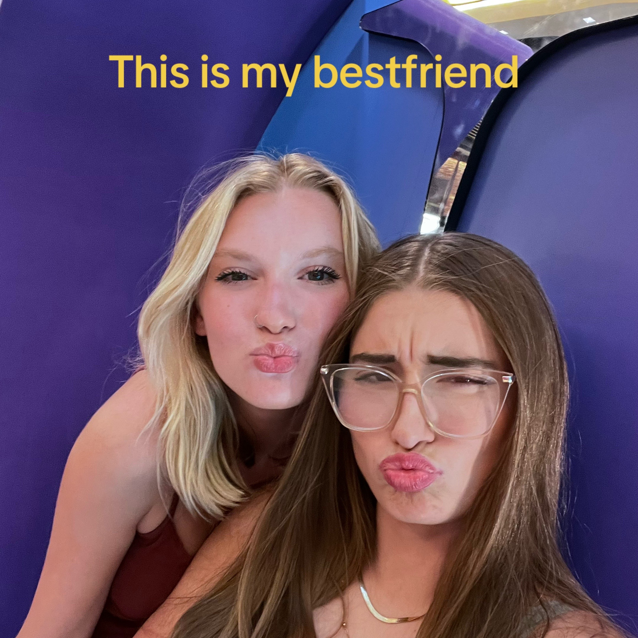 @Lady8ug