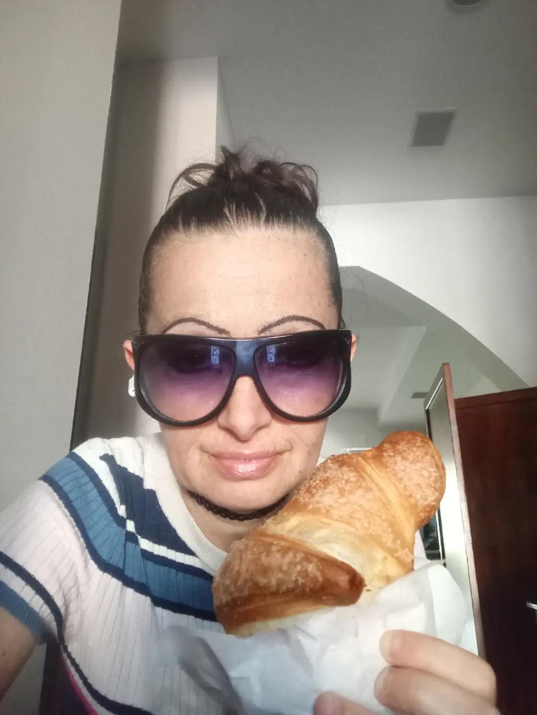 @colazione sprint😂😂😂😂☕🍩🍪