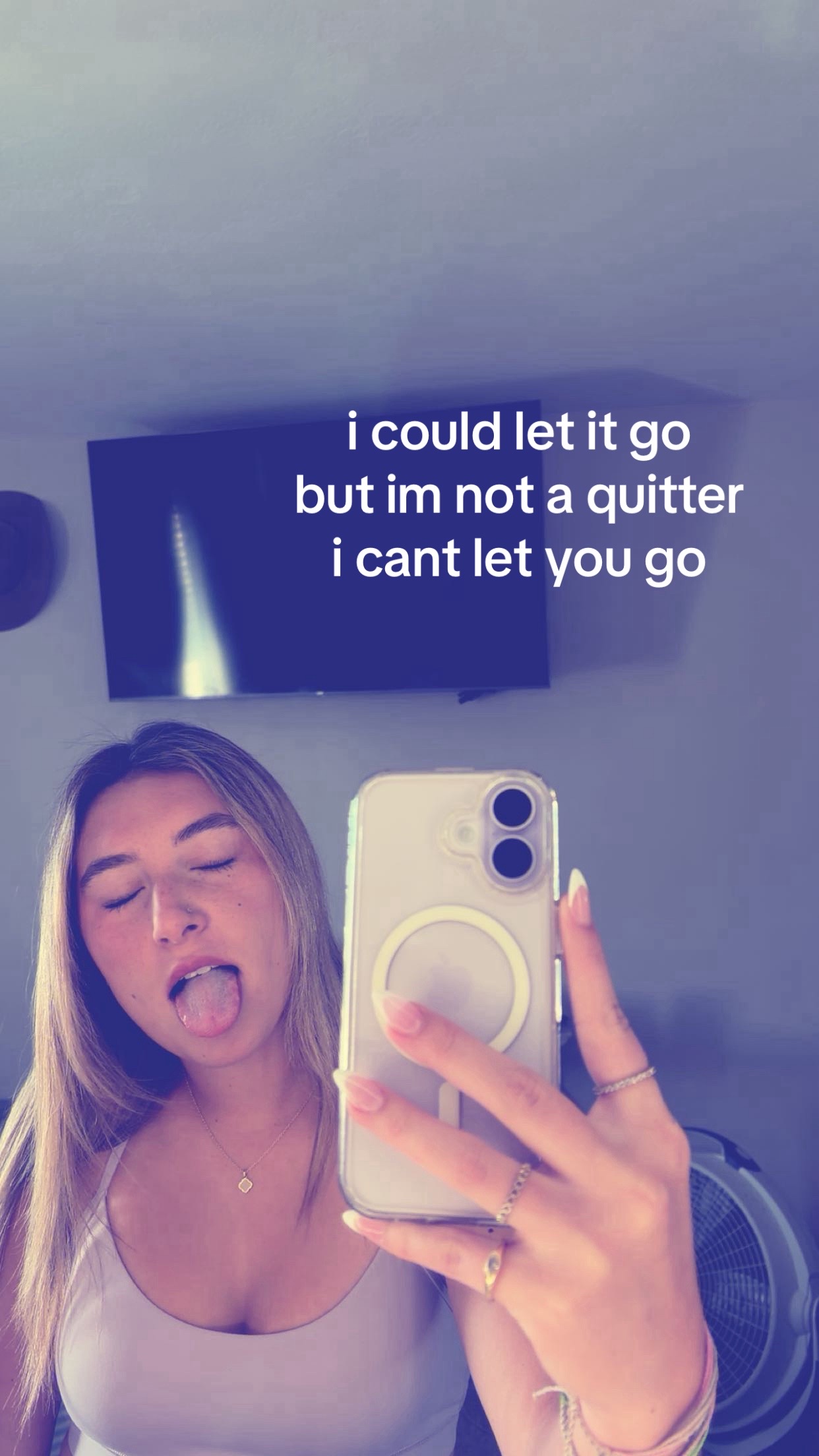 @yurlocaldumbblonde
