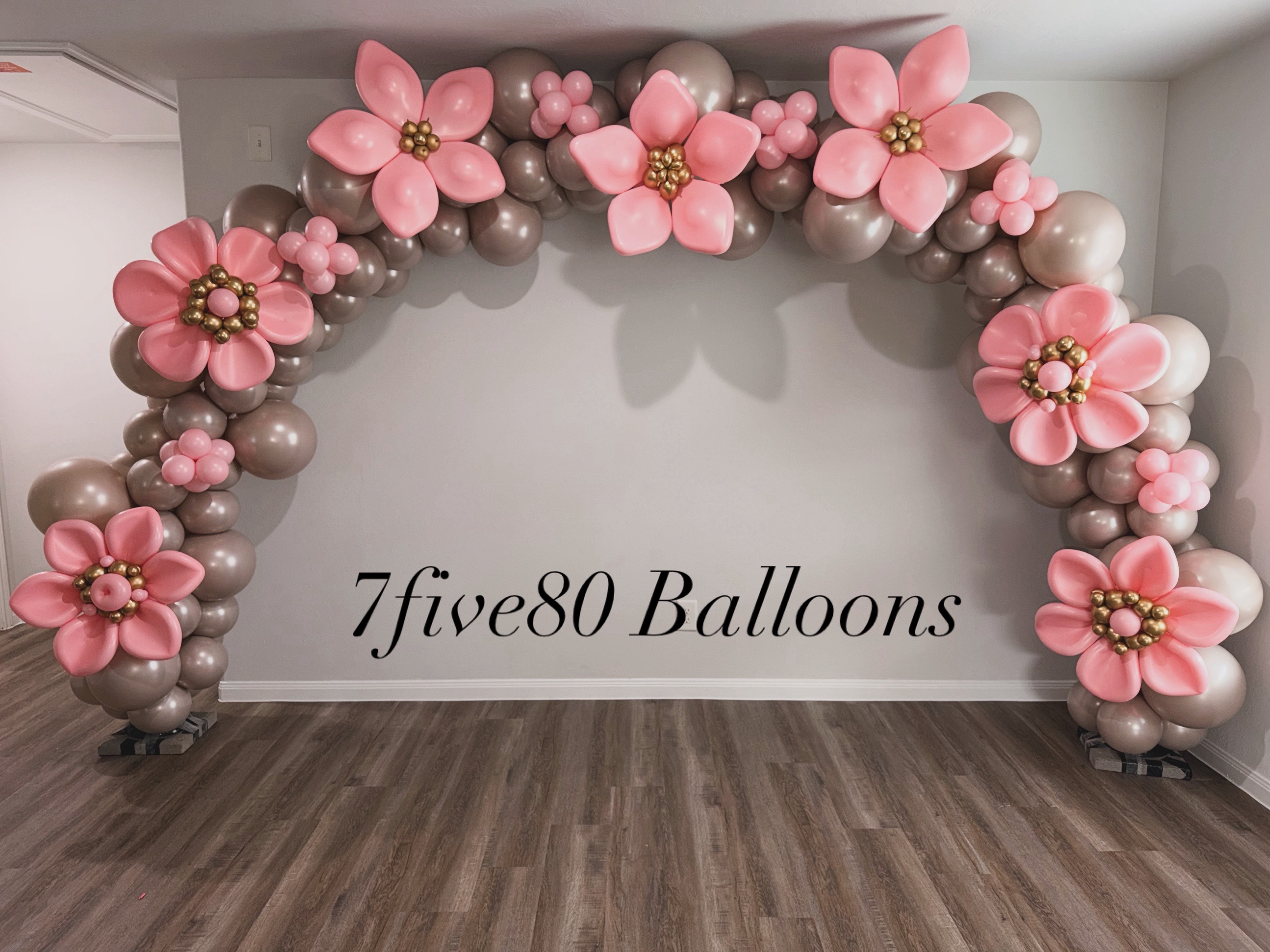 @Mrs street | 7five80 Balloons