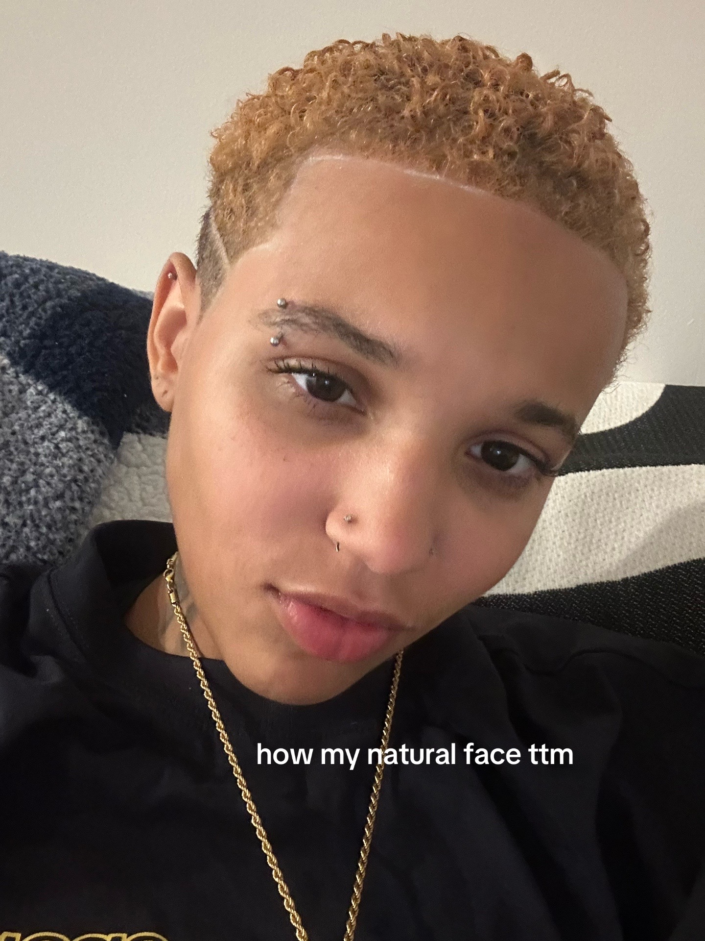 @shelovelayy