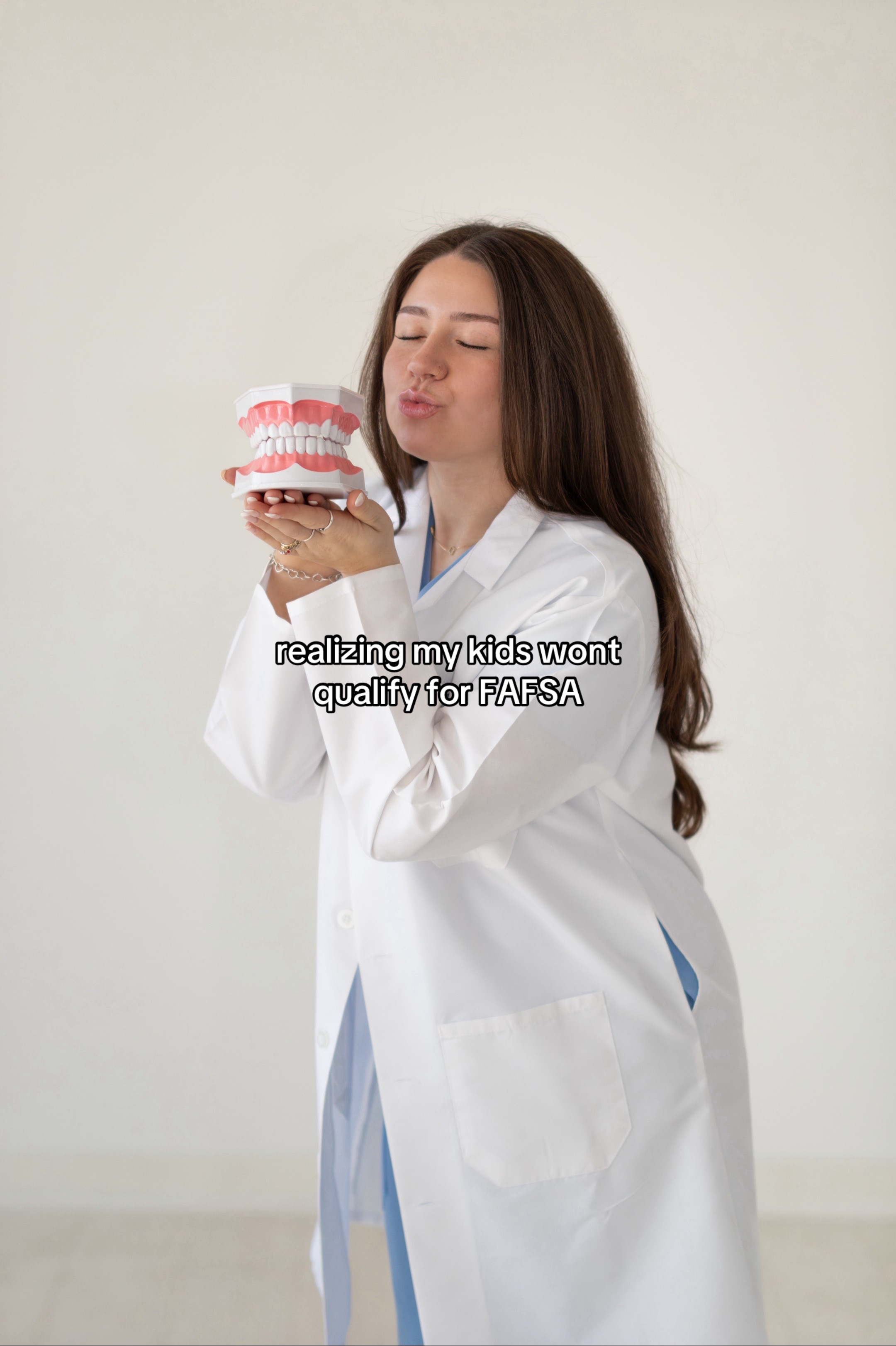 @Heydi | Dental Student