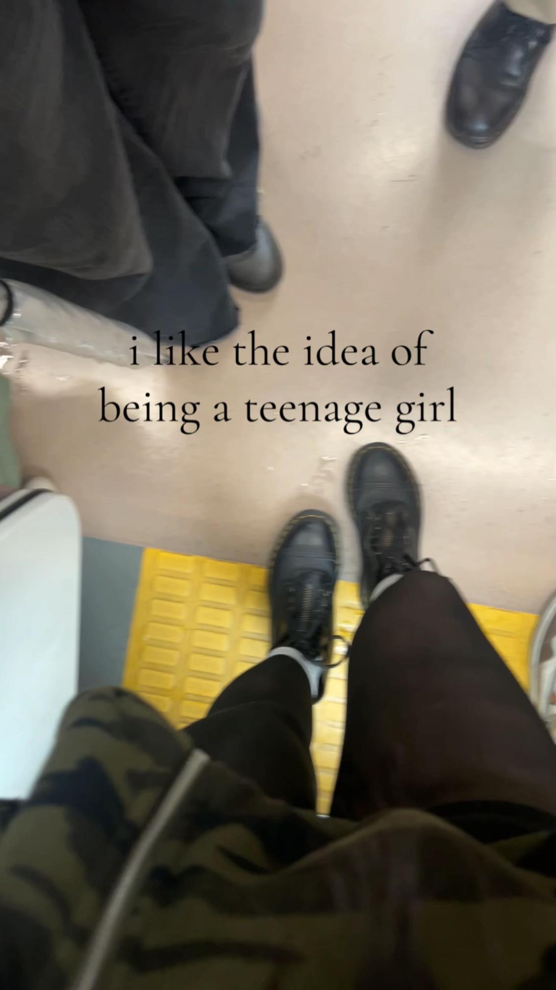 @⋆ ݁˖ ⏾ 𝗅𝗈𝗇𝖽𝗂𝖾⁰&sup3;&sup2;⁵
