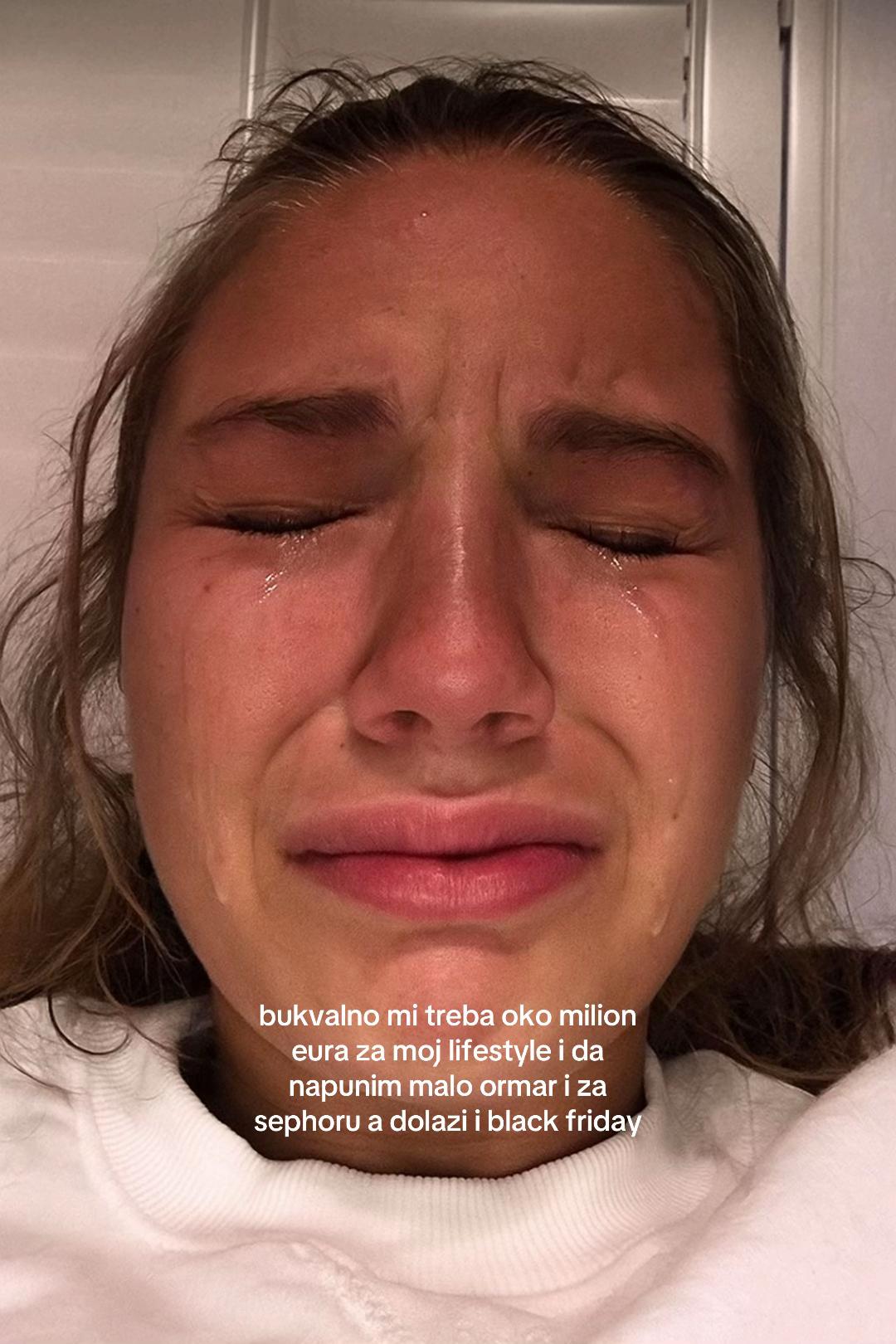 @mhellos
