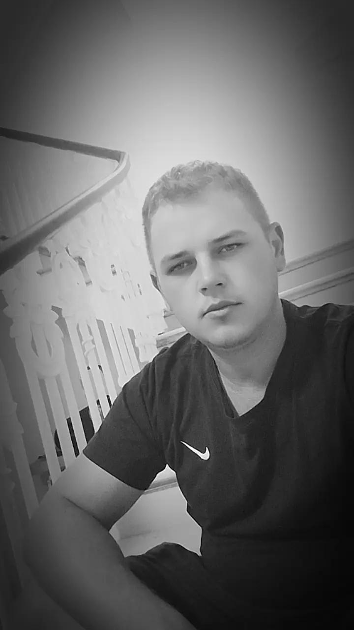 @Gabriel Livarariu