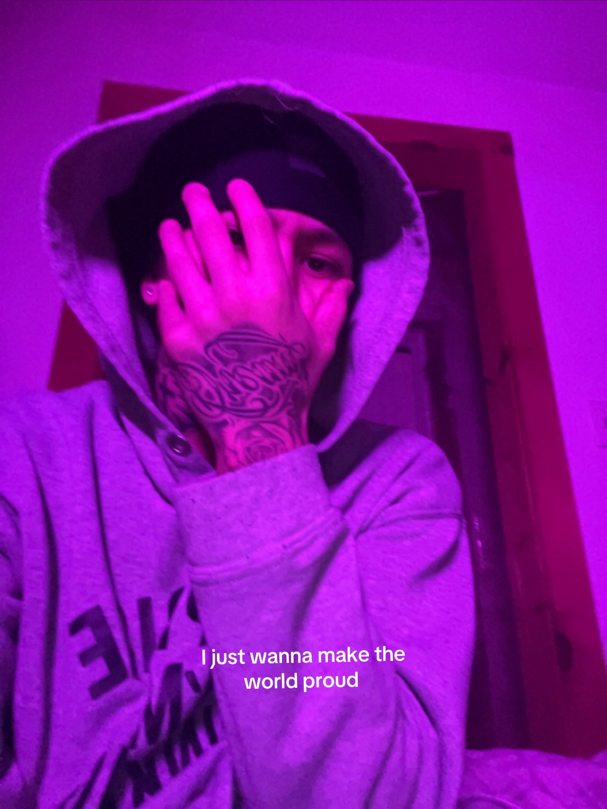 @ÁJ