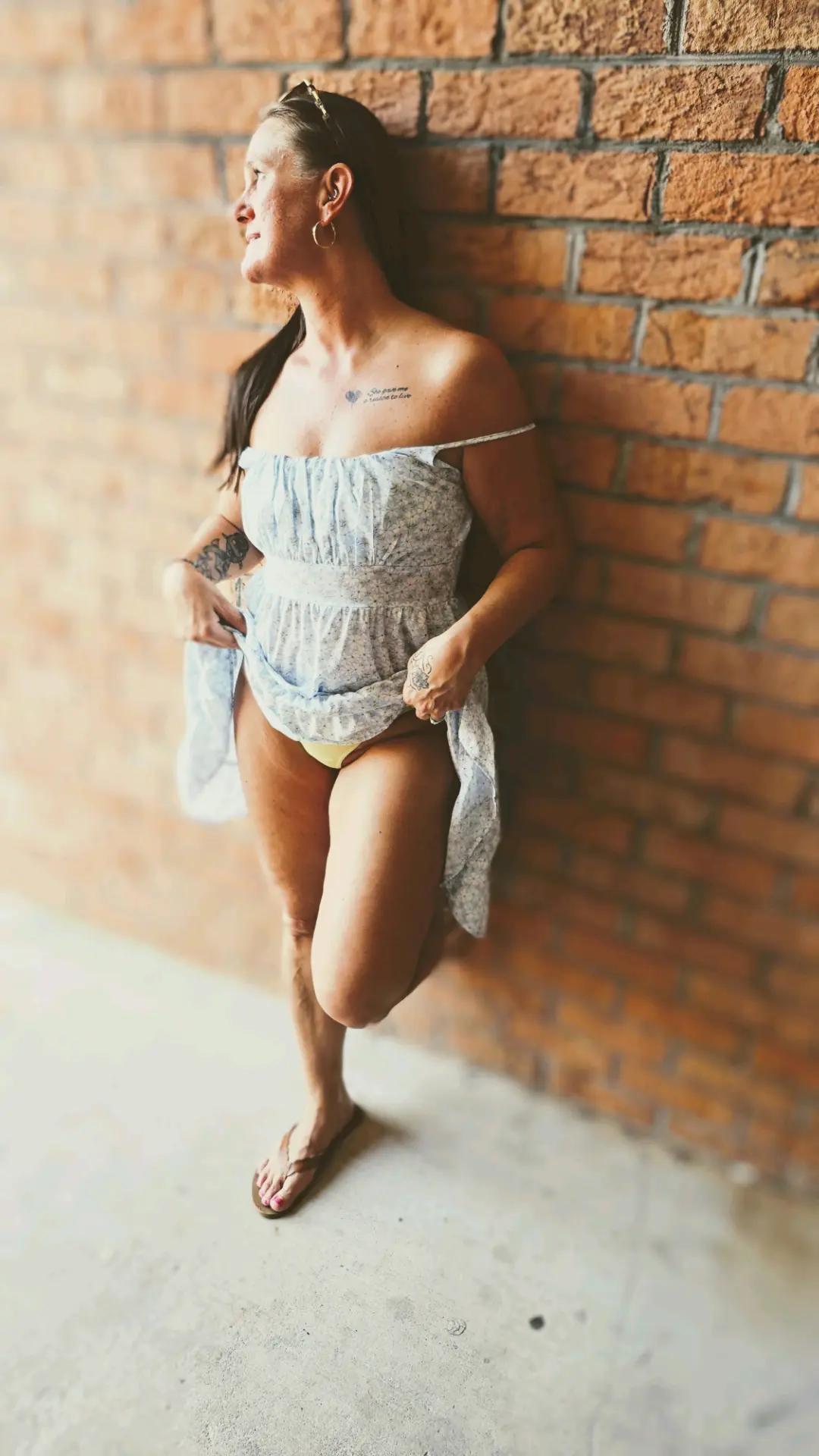 @Heatherhotwife