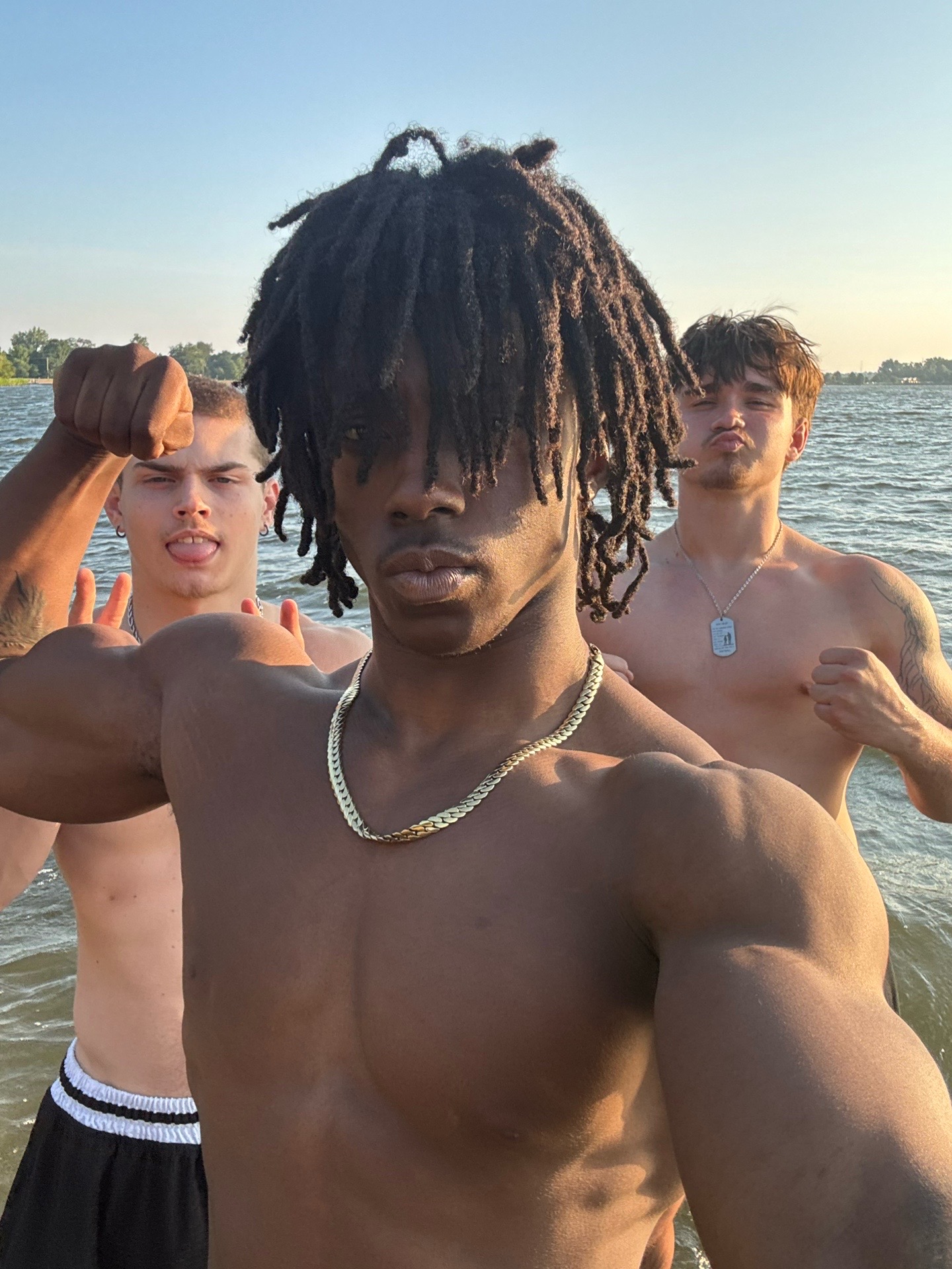 @♱