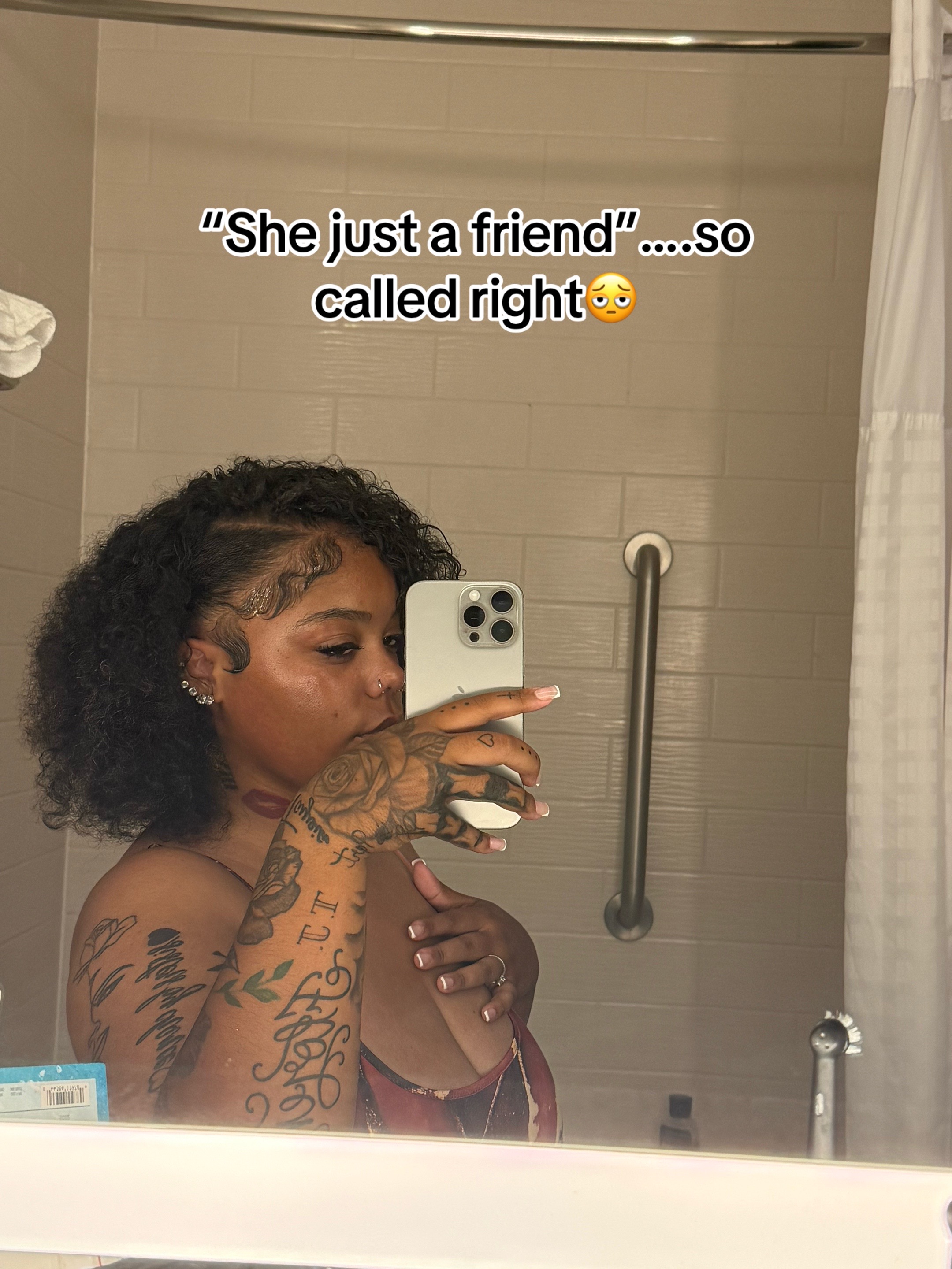 @thelyssarayne