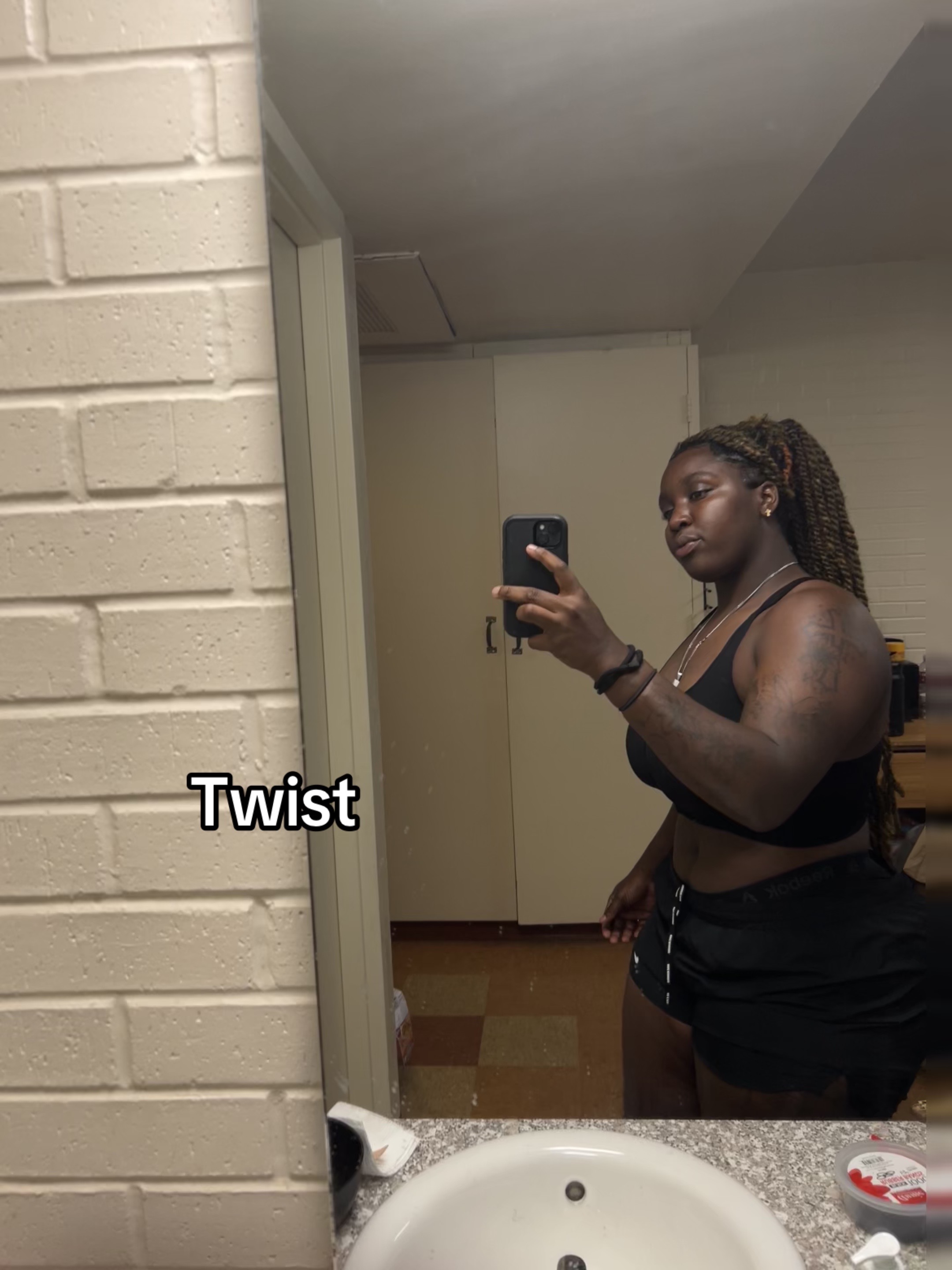 @LT