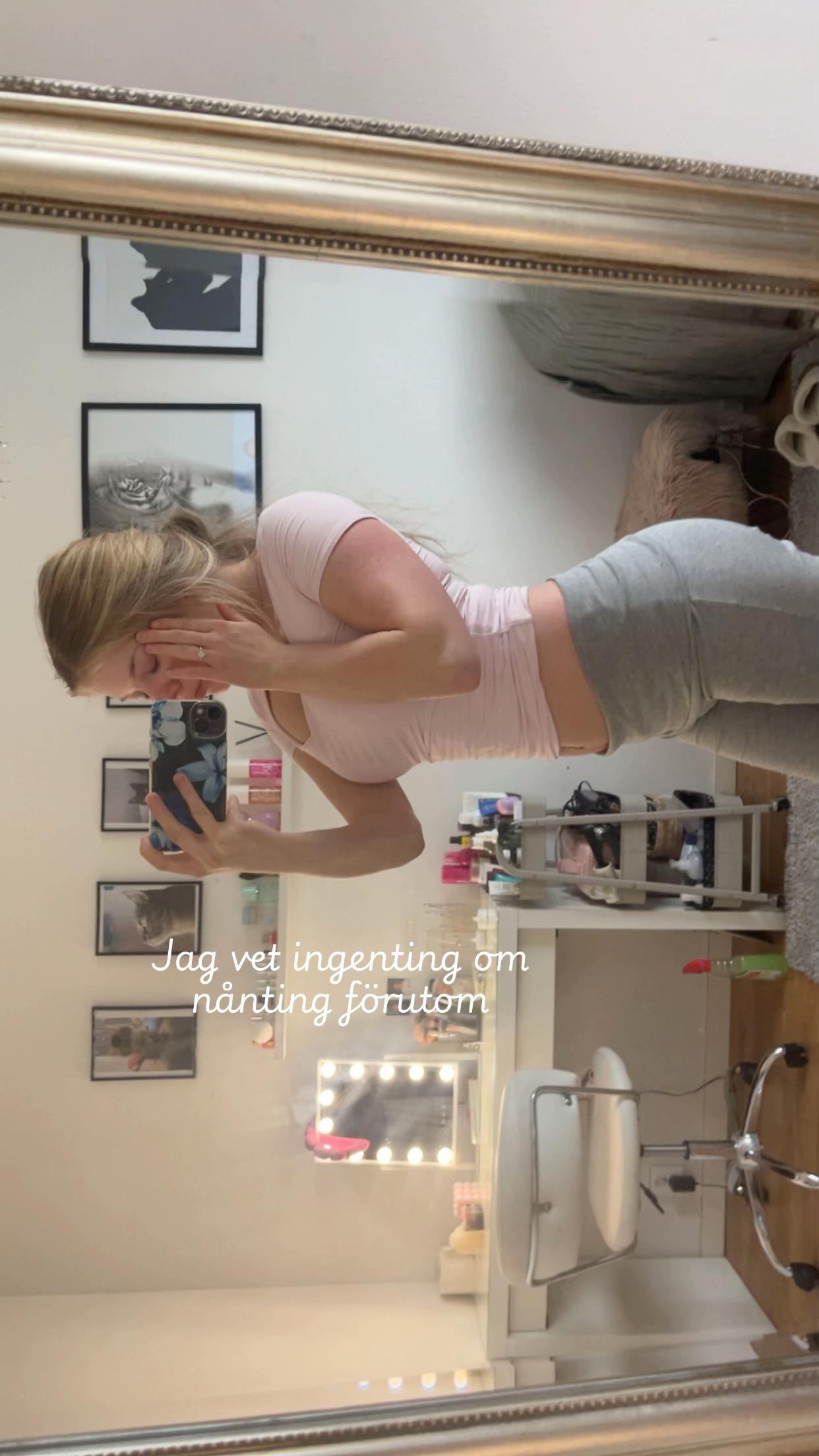 @ℰ𝓂𝒾𝓁𝒾𝒶ℒ𝒶𝓇𝓈𝓈ℴ𝓃