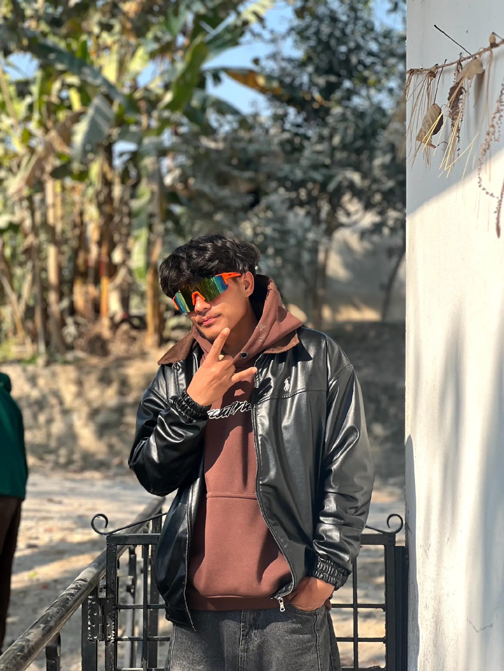 @Ãl éx bisty