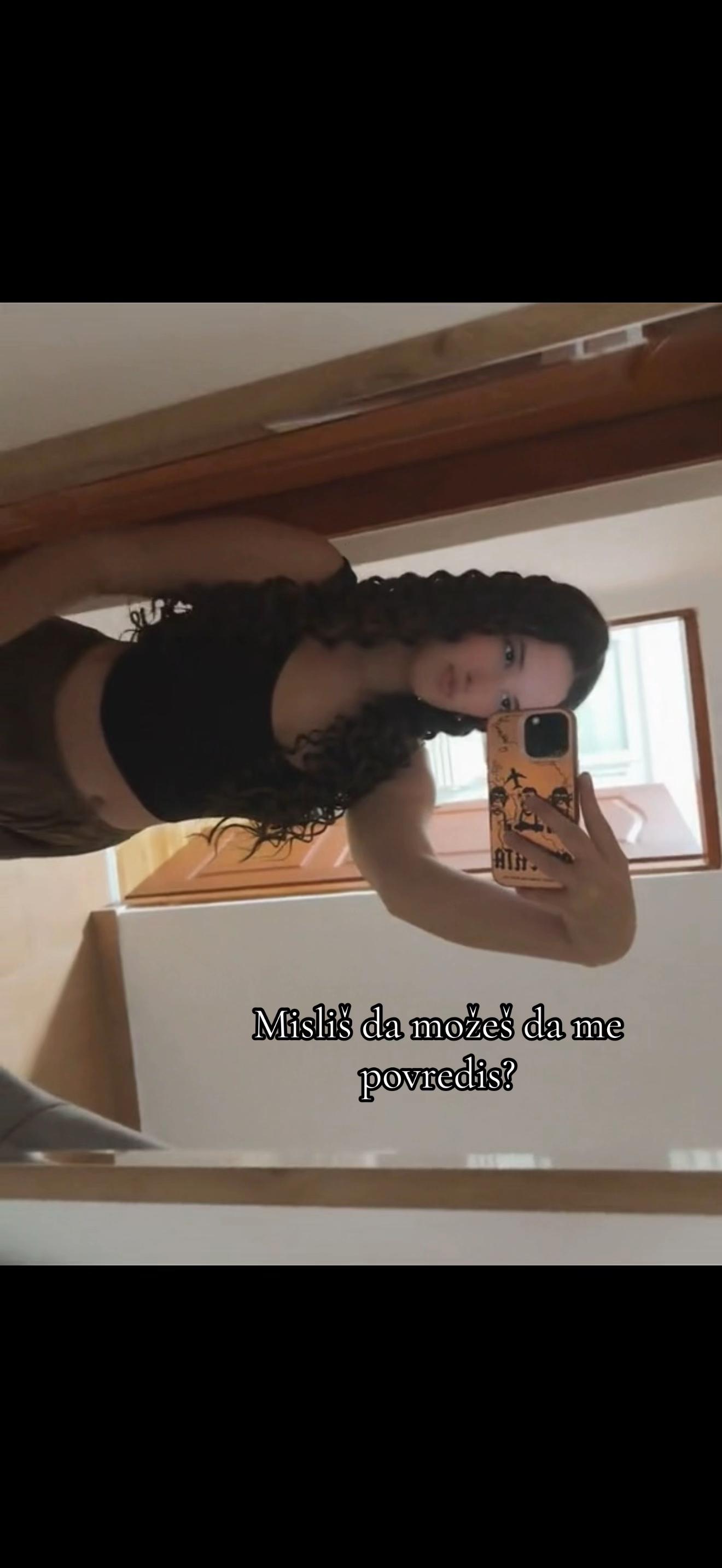 @🫦