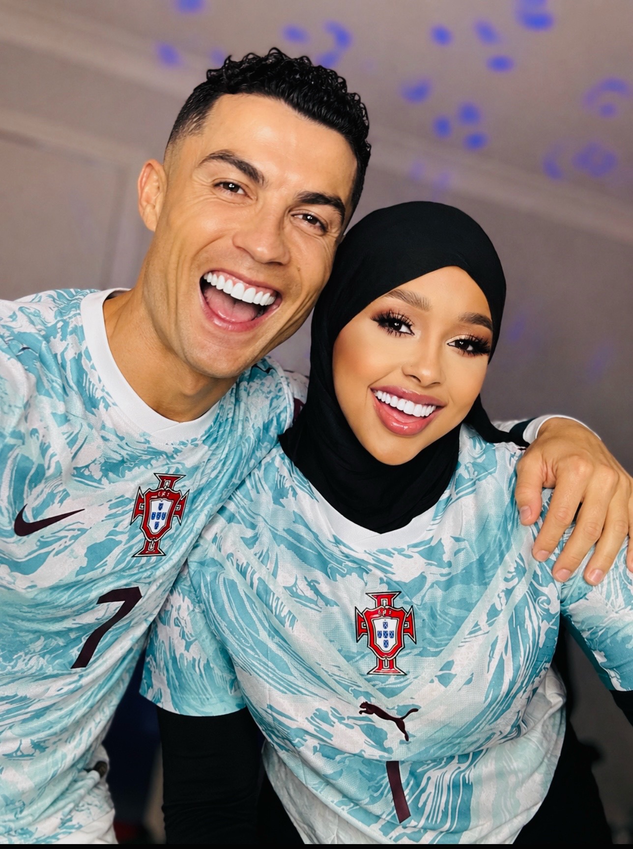 @ZAMZAM BOWLAX👸🏻🇸🇴⚽️💎🗼
