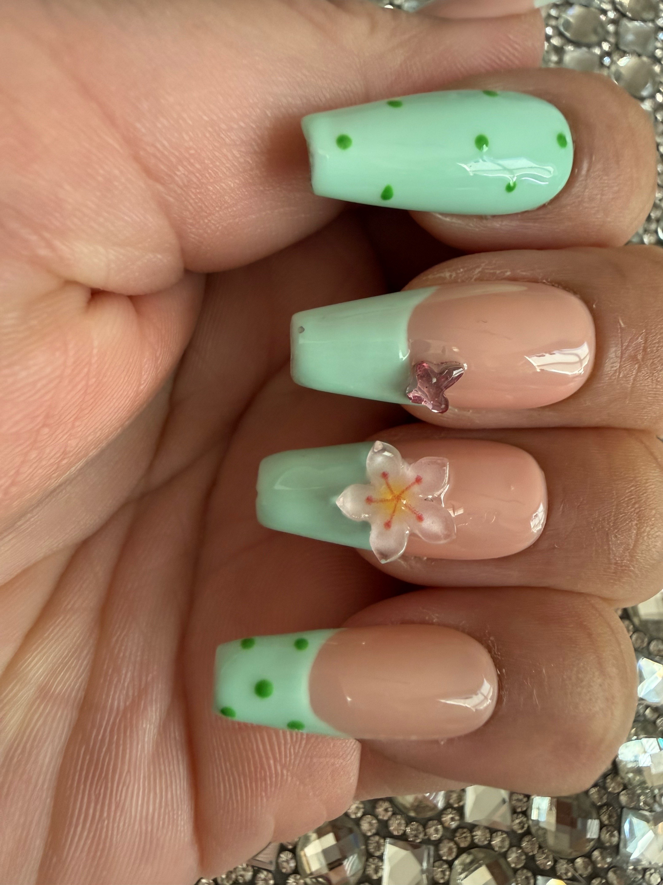 @Pretty Girls, Plants & Glam