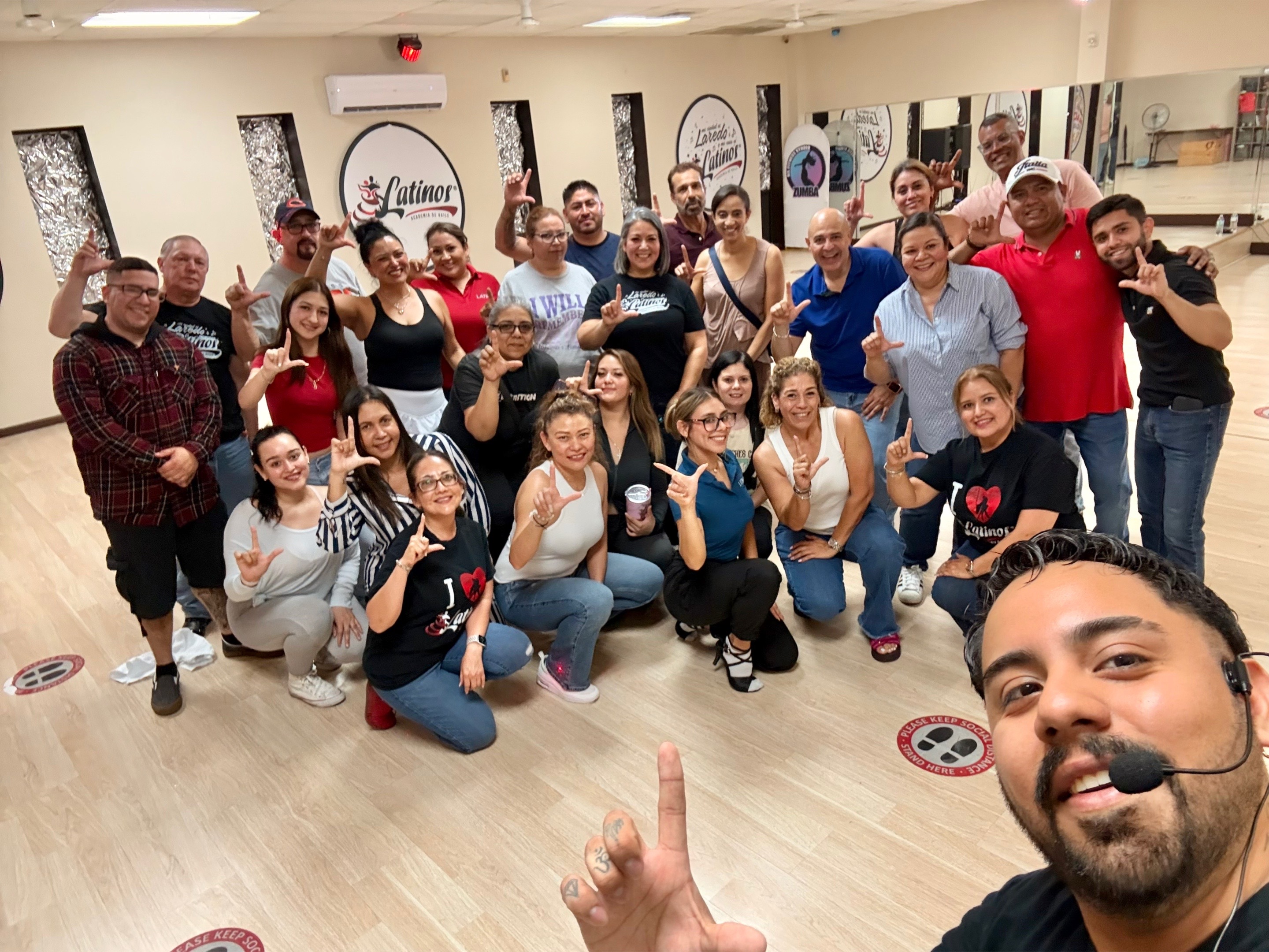 @Latinos Academia de Baile