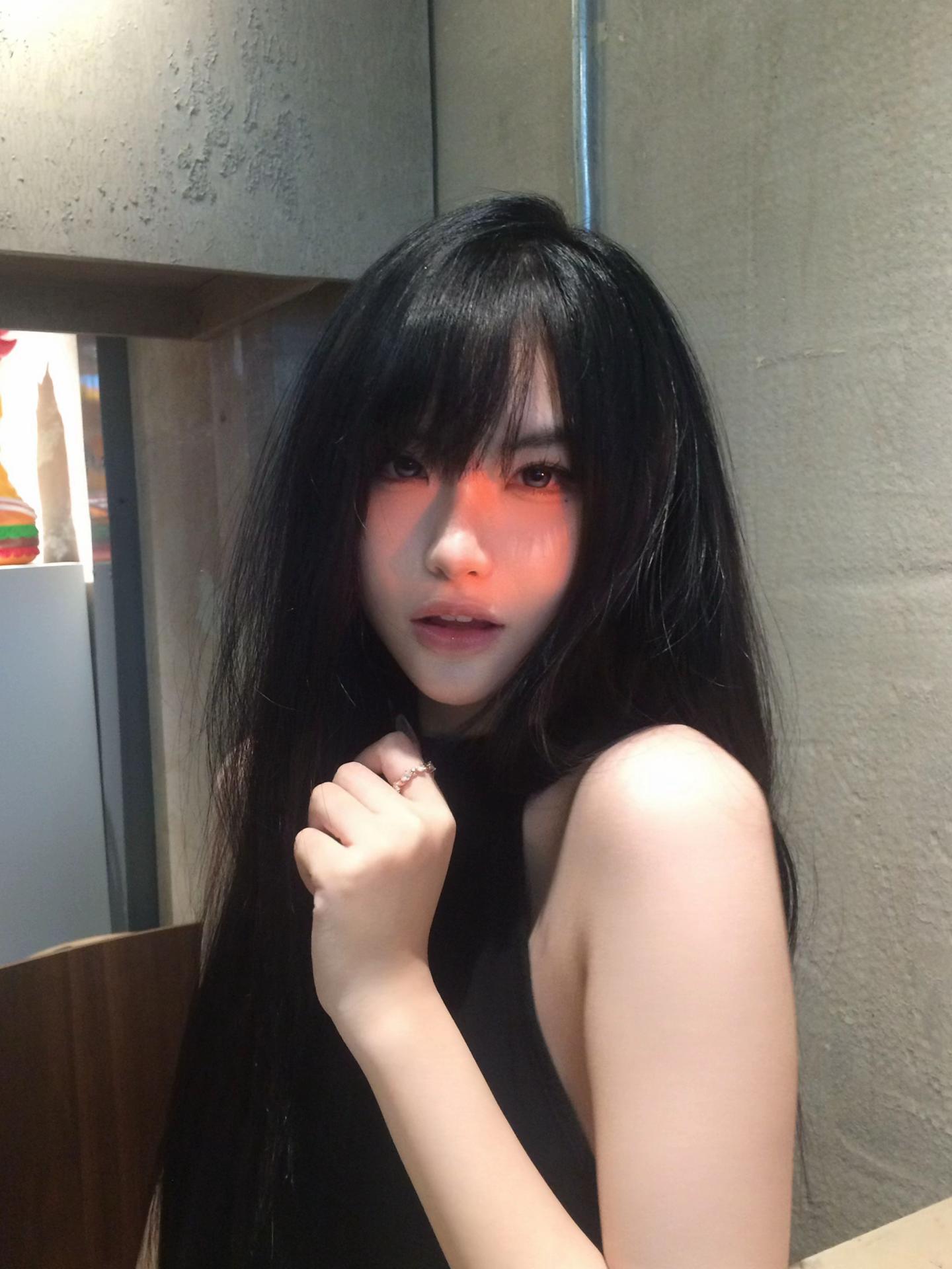 @rosewithqueen