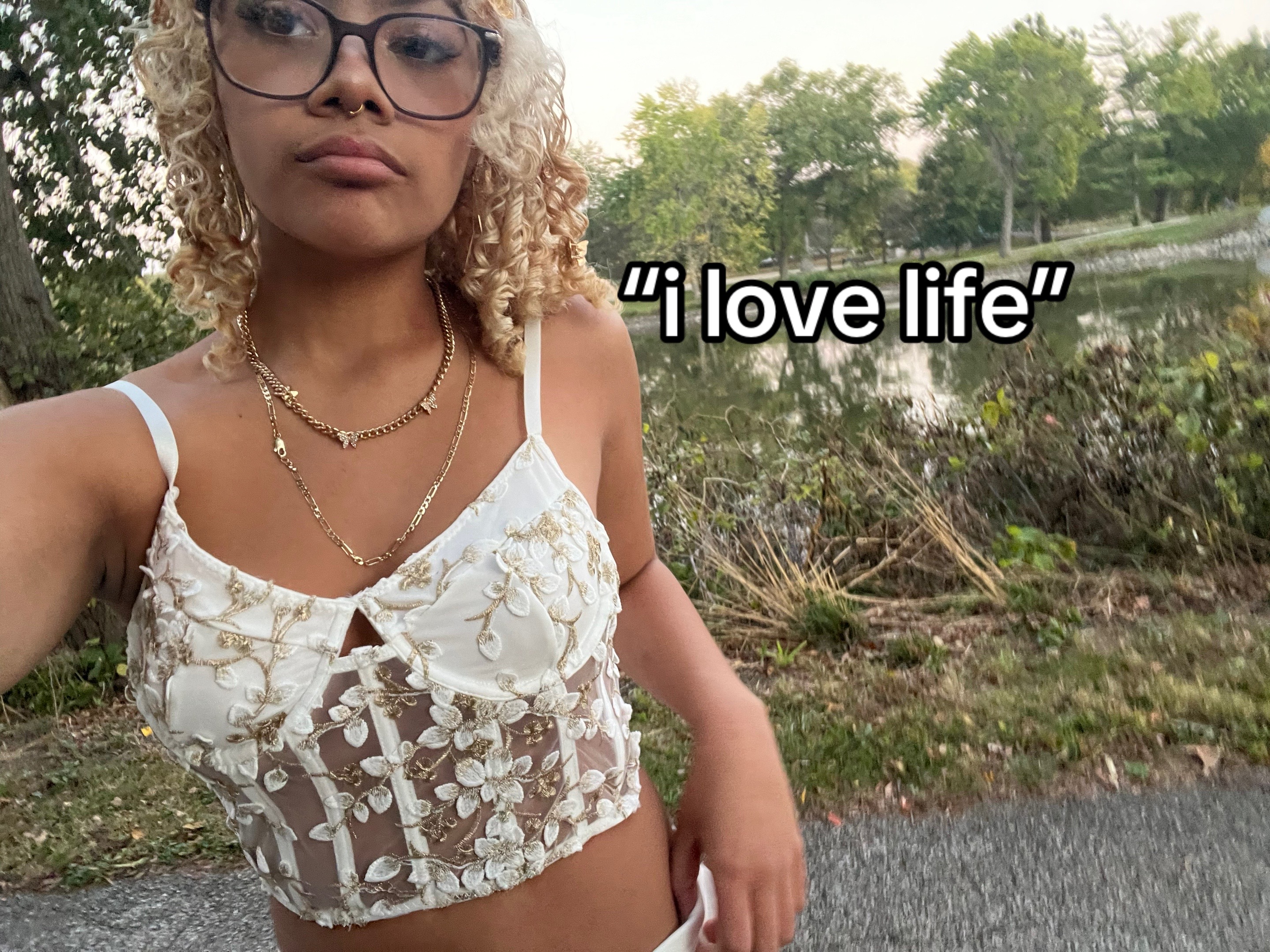 @Juliii