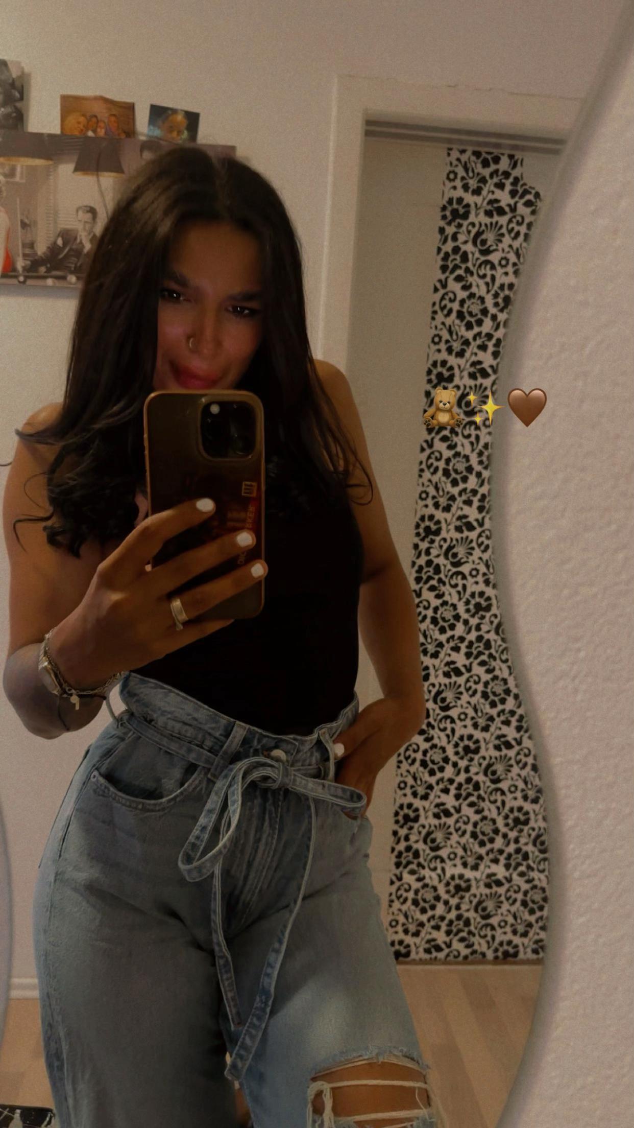 @latichia95