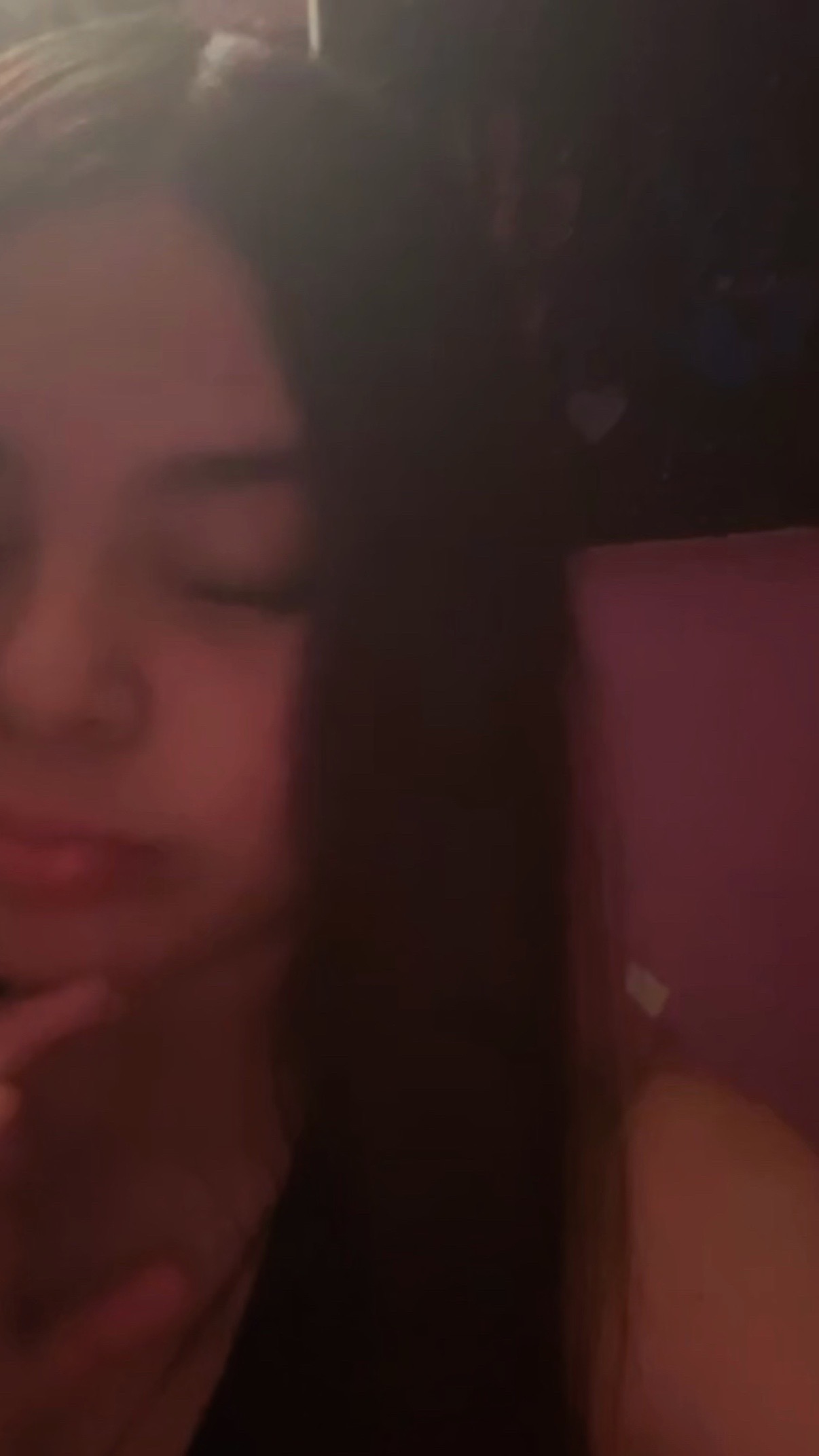 @￴