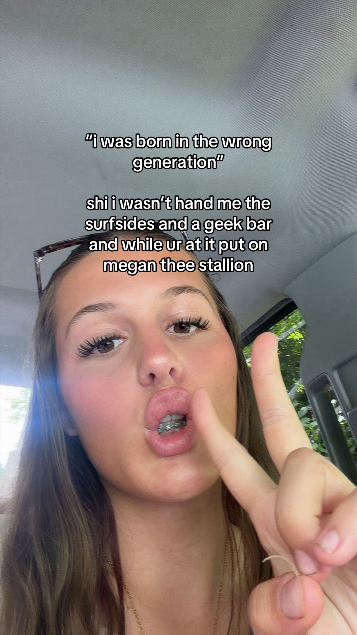 @👻