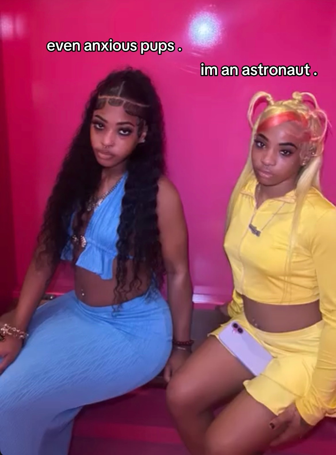 @👩🏽&zwj;❤️&zwj;💋&zwj;👩🏽