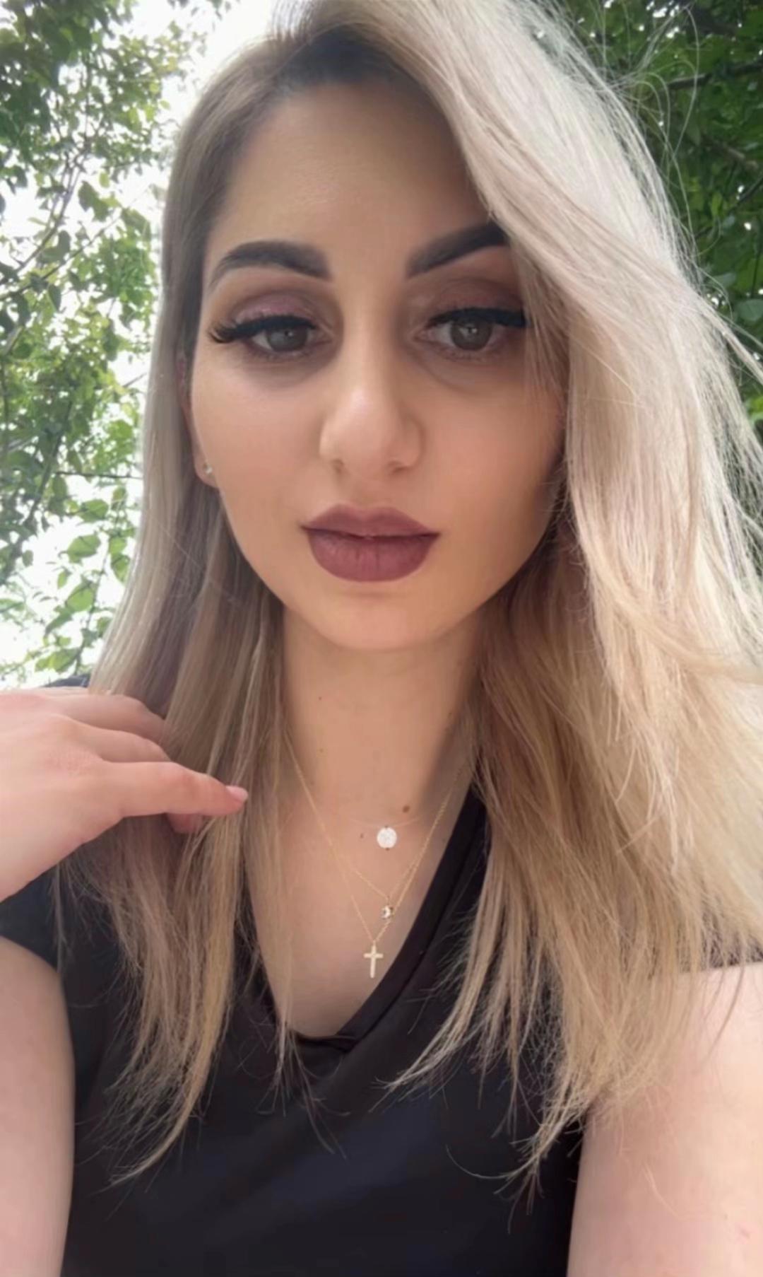 @🐝