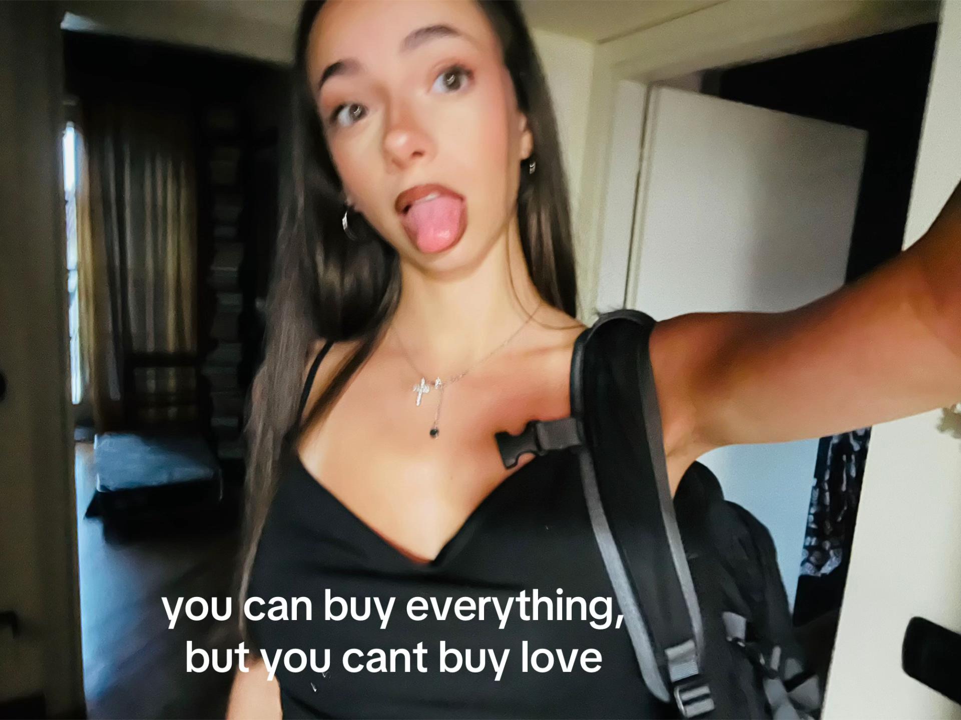 @𝐌