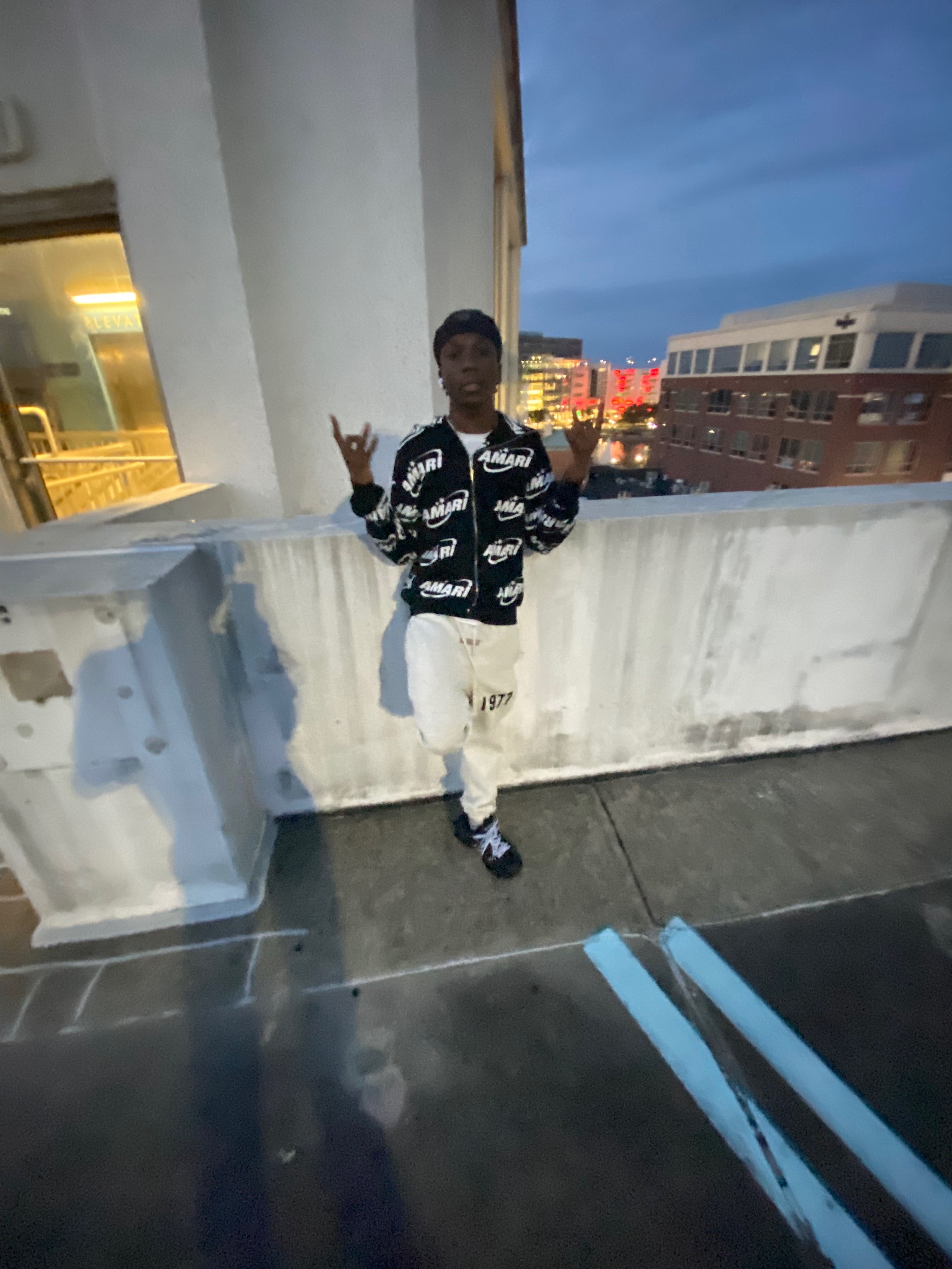 @dat 1 fly yn
