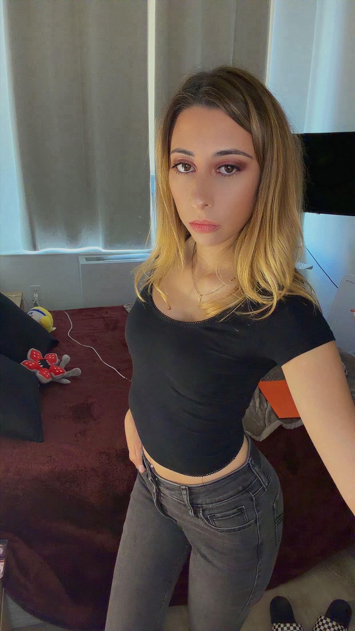 @𝓡𝓸𝓼𝓮 🌹