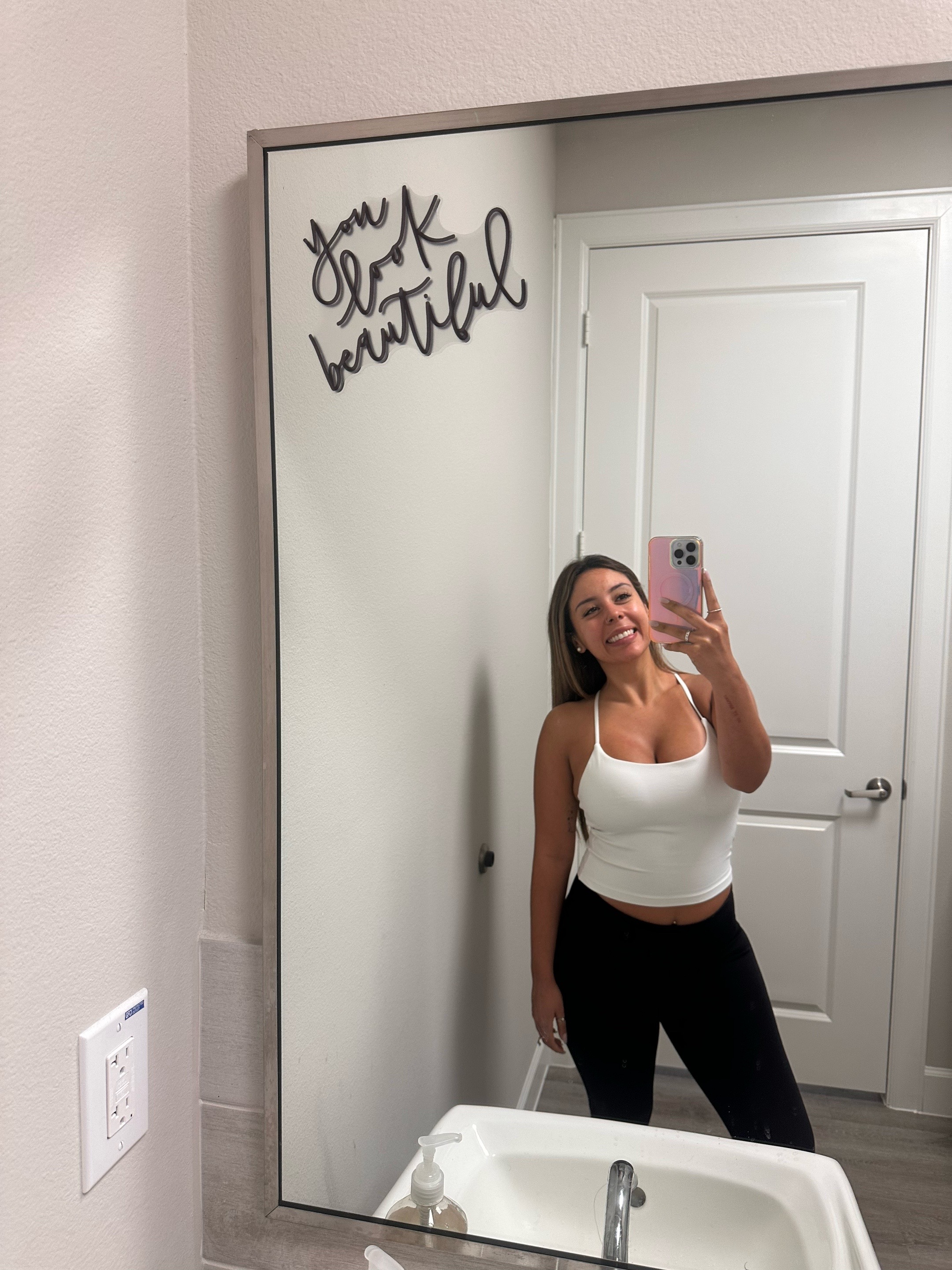 @adrianaaa😜