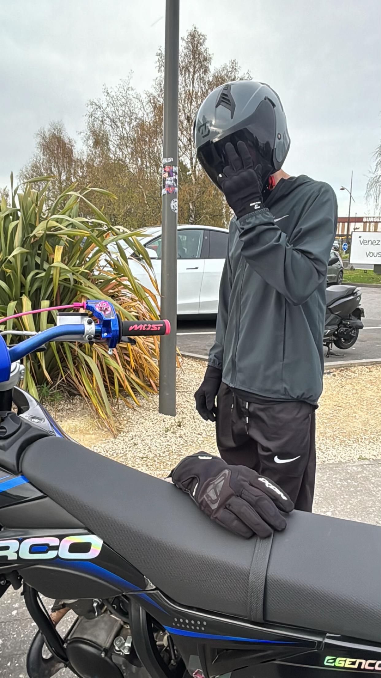 @YNSsherco