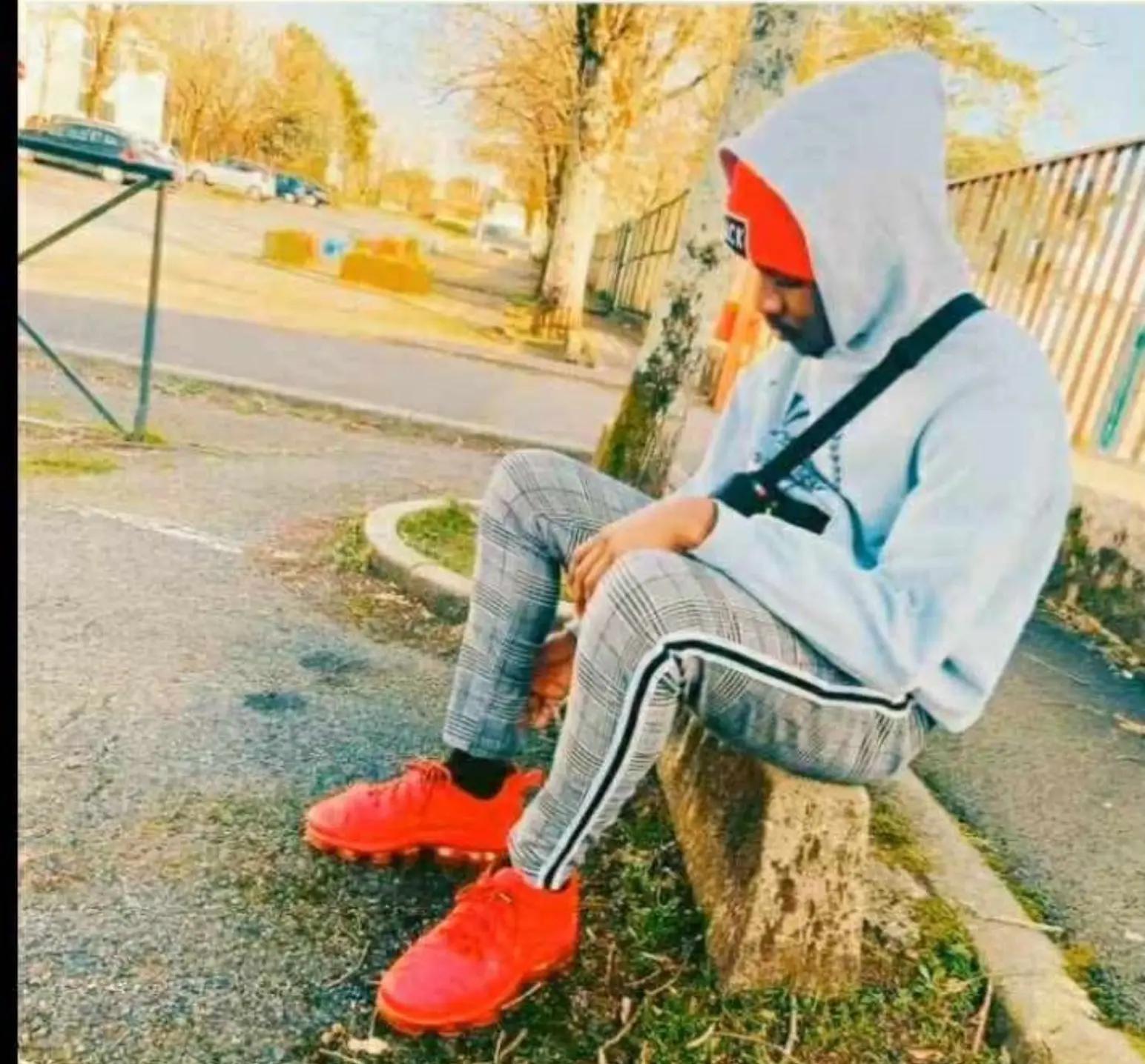 @Personne🥷🏽🫯