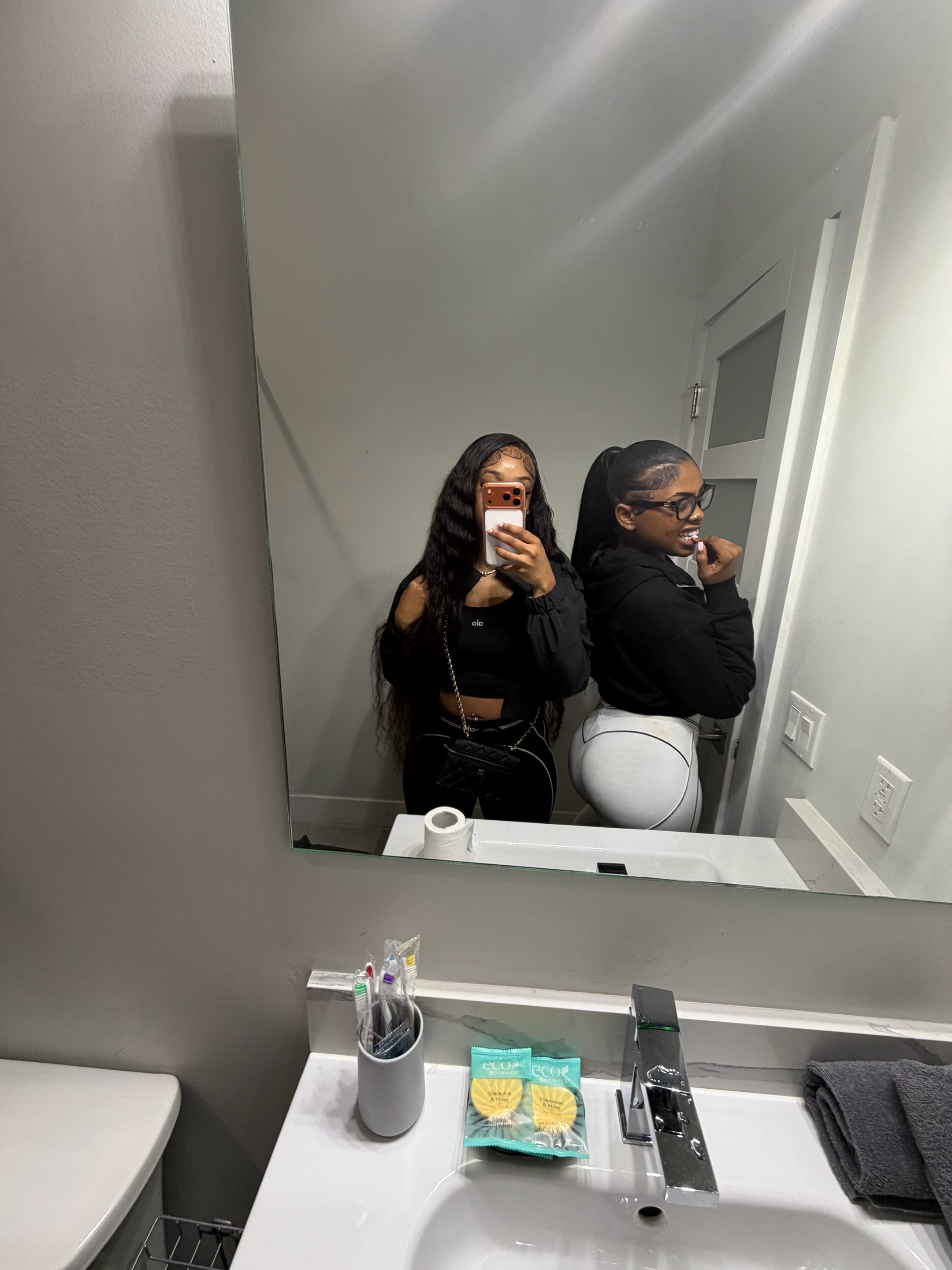 @𝐒𝐡𝐢𝐫𝐯𝐚𝐧𝐧𝐚🎀🫧