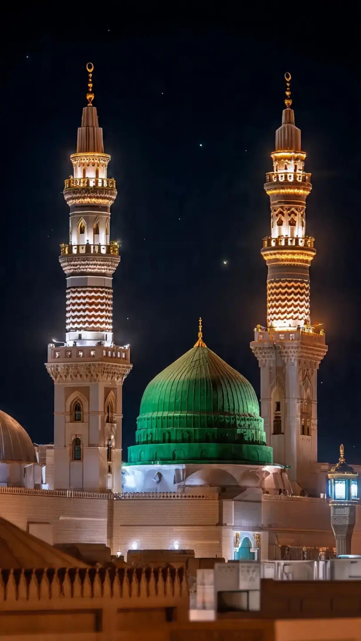 @تاجدارِ ختم نبوت زندہ باد ❤️